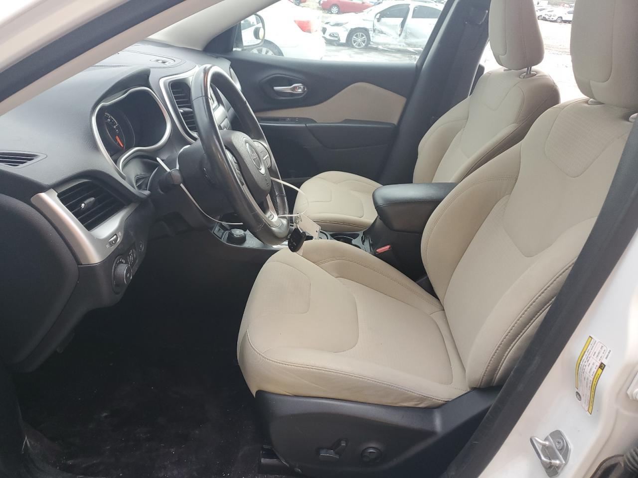 2016 Jeep Cherokee Latitude - Image 7
