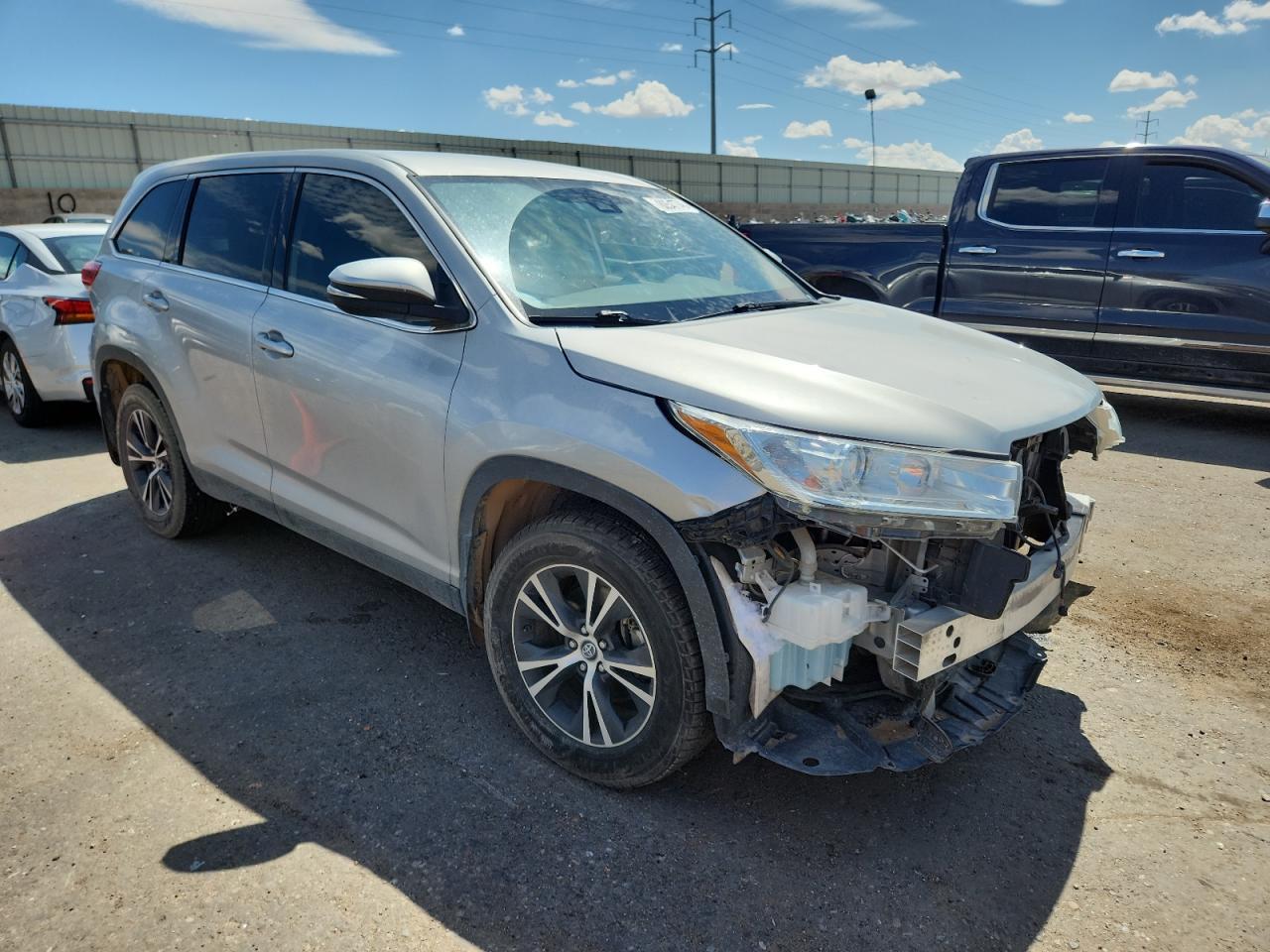 2019 Toyota Highlander Le - Фото 4