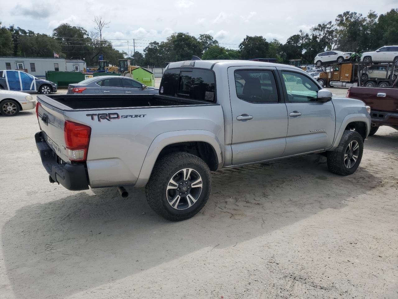 2017 Toyota Tacoma Double Cab - Фото 3