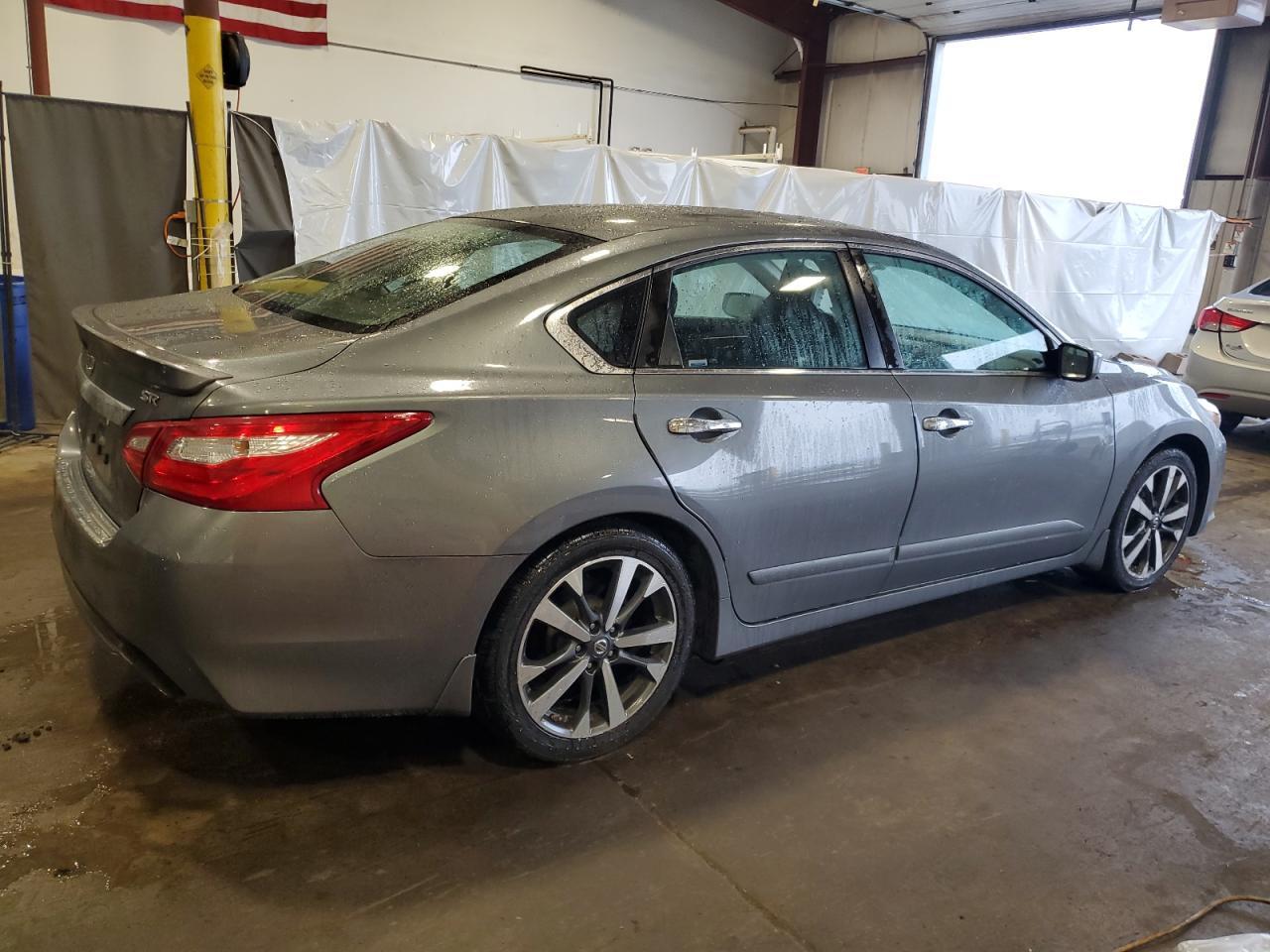 2016 Nissan Altima 2.5 Sr - Image 3