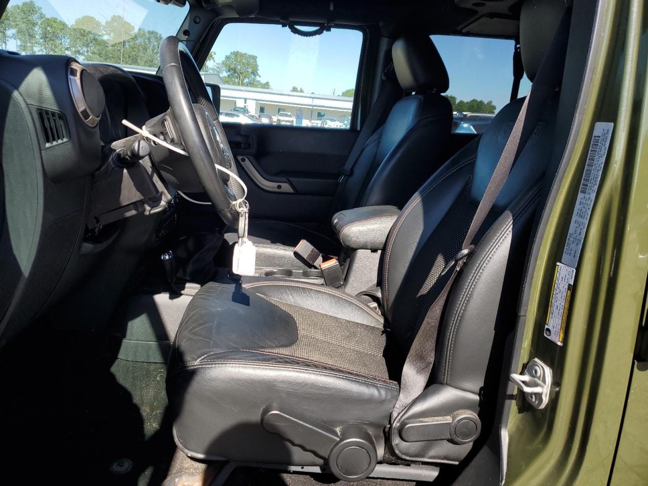 2016 Jeep Wrangler Unlimited Sahara - Image 7