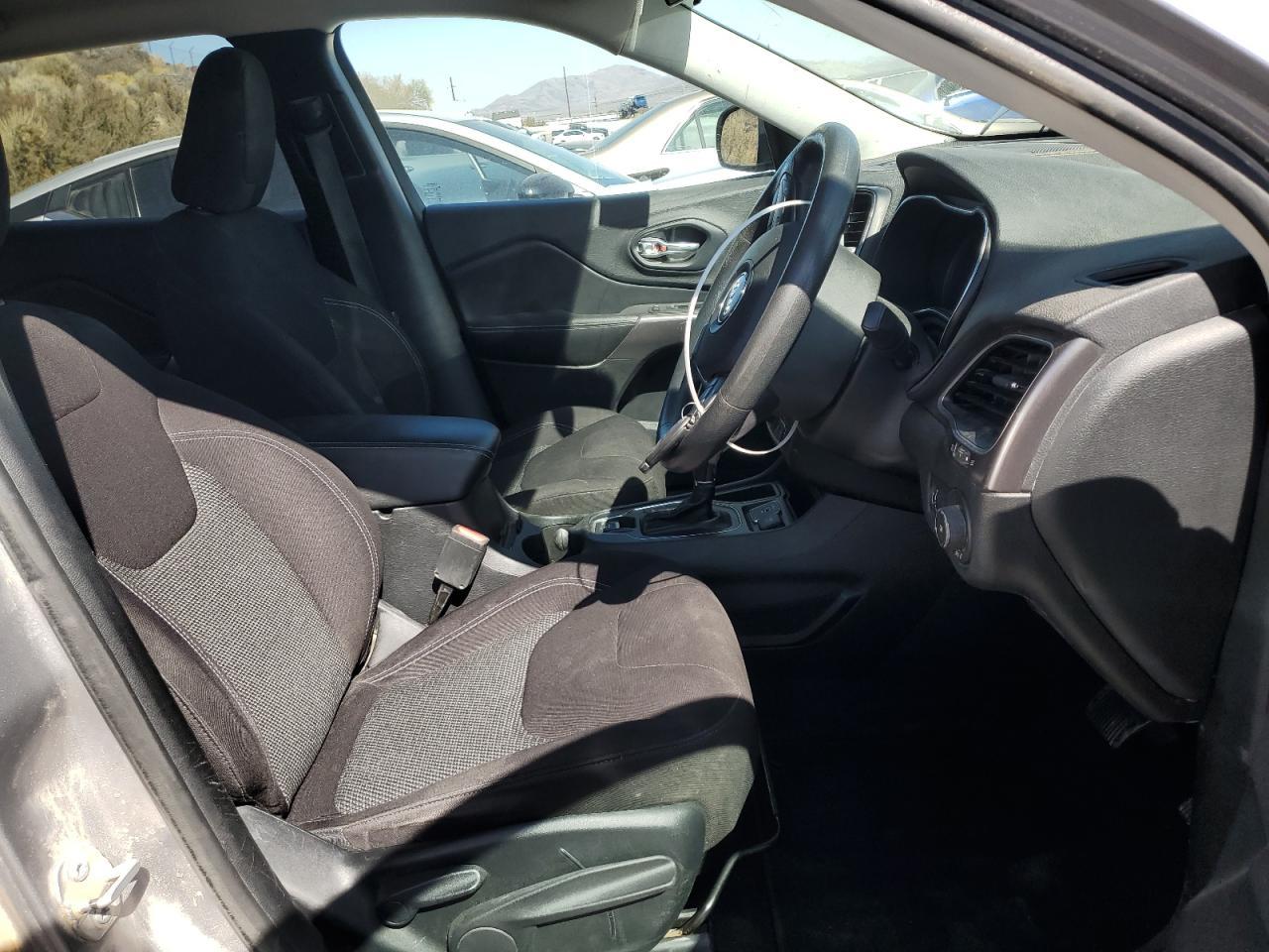 2019 Jeep Cherokee Latitude - Image 7