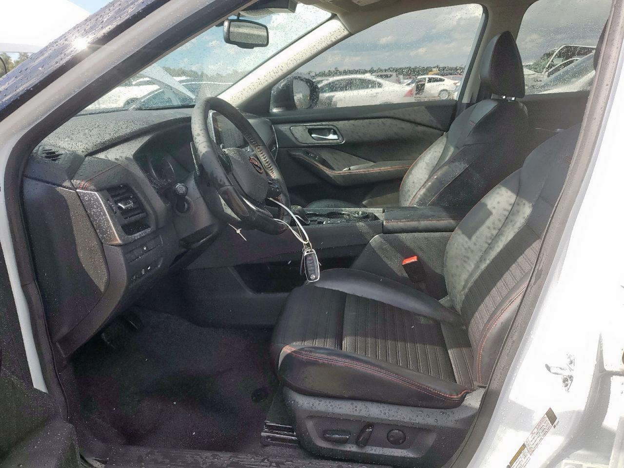 2025 Nissan Rogue Sv - Image 7