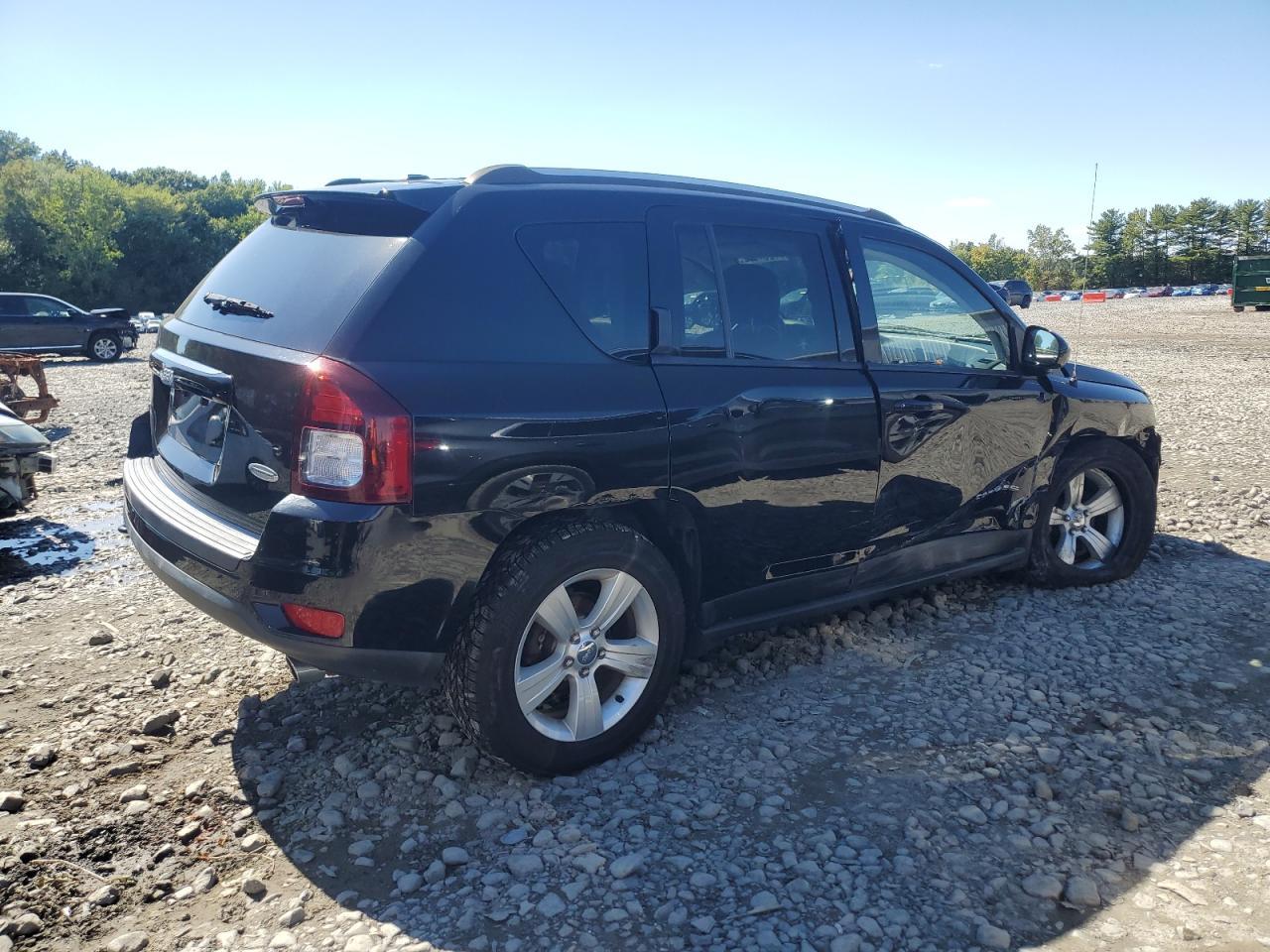 2016 Jeep Compass Latitude - Image 3