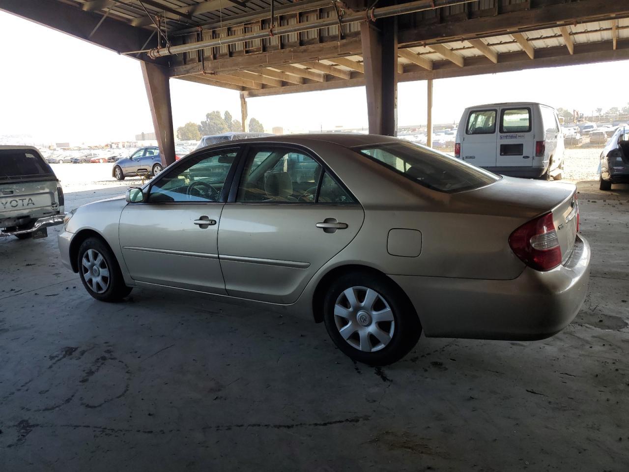 2002 Toyota Camry Le - Image 2