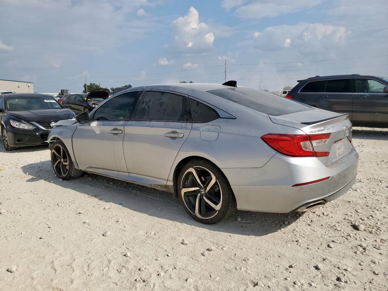 2022 Honda Accord Sport - Фото 2