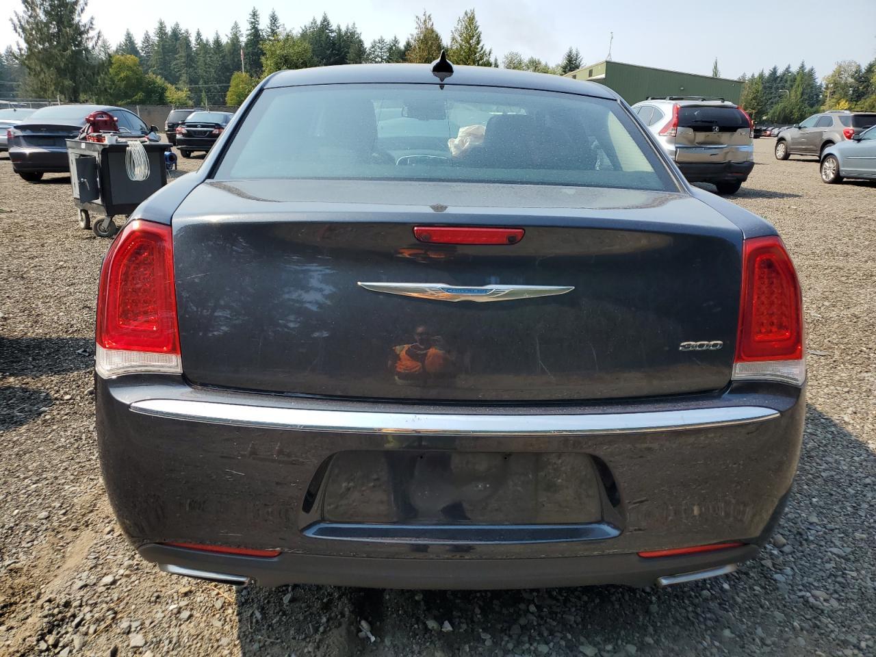 2017 Chrysler 300 Limited - Image 6