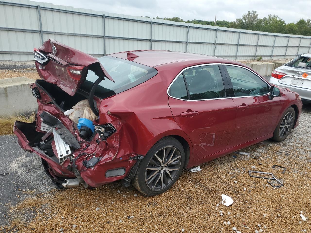 2021 Toyota Camry Xle - Image 3