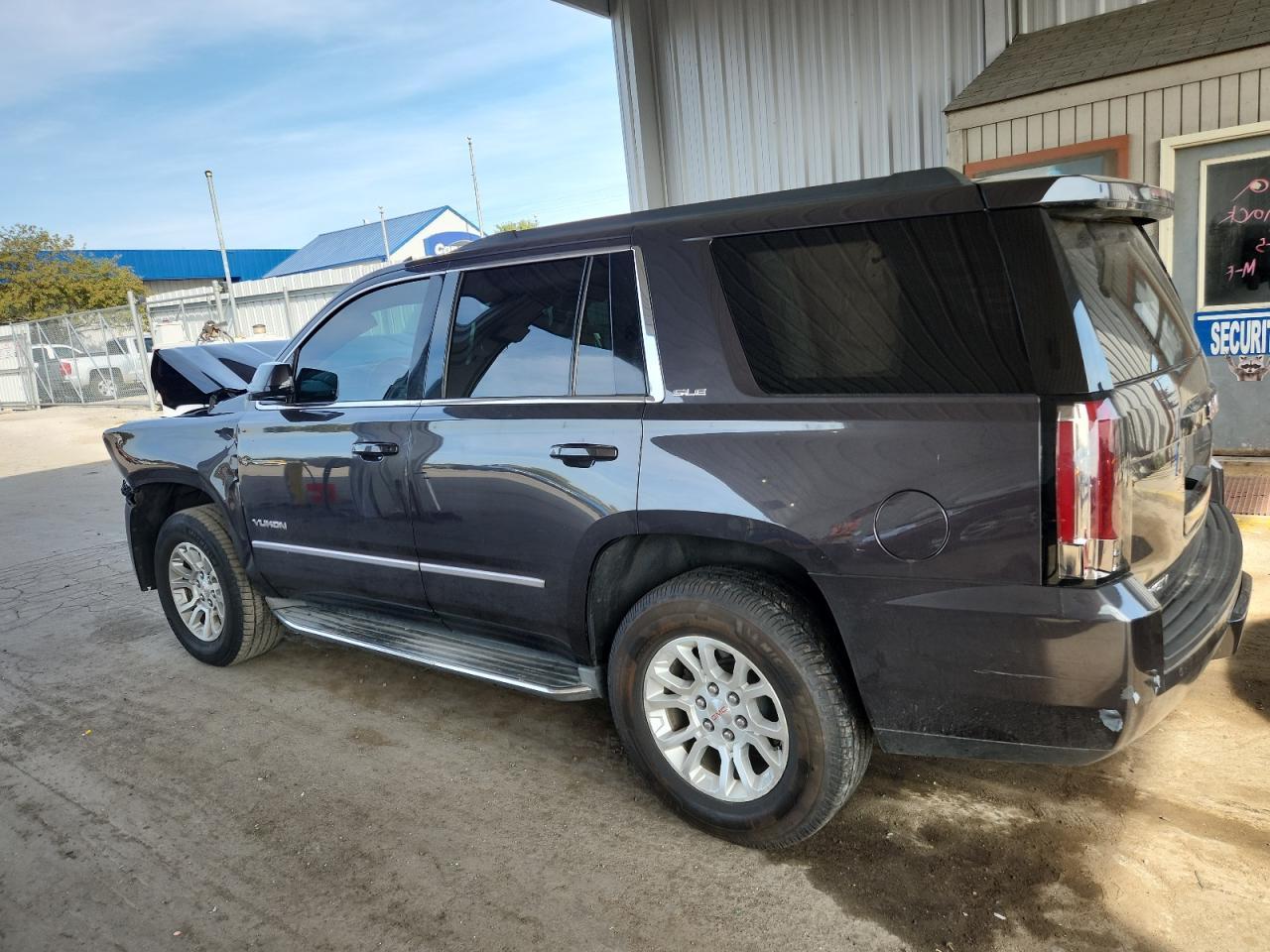 2015 GMC Yukon Sle - Image 2