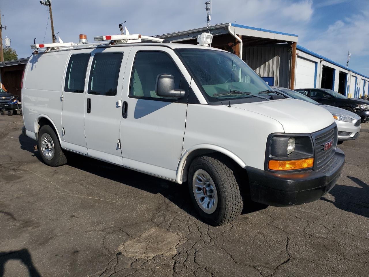 2013 GMC Savana G1500 - Image 4