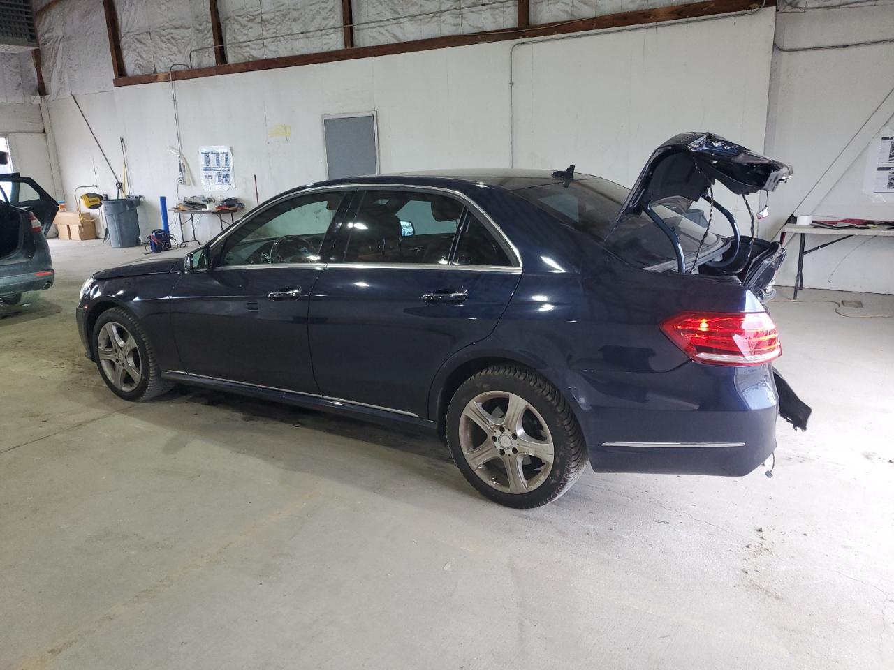 2016 Mercedes-Benz E 250 Bluetec - Фото 2