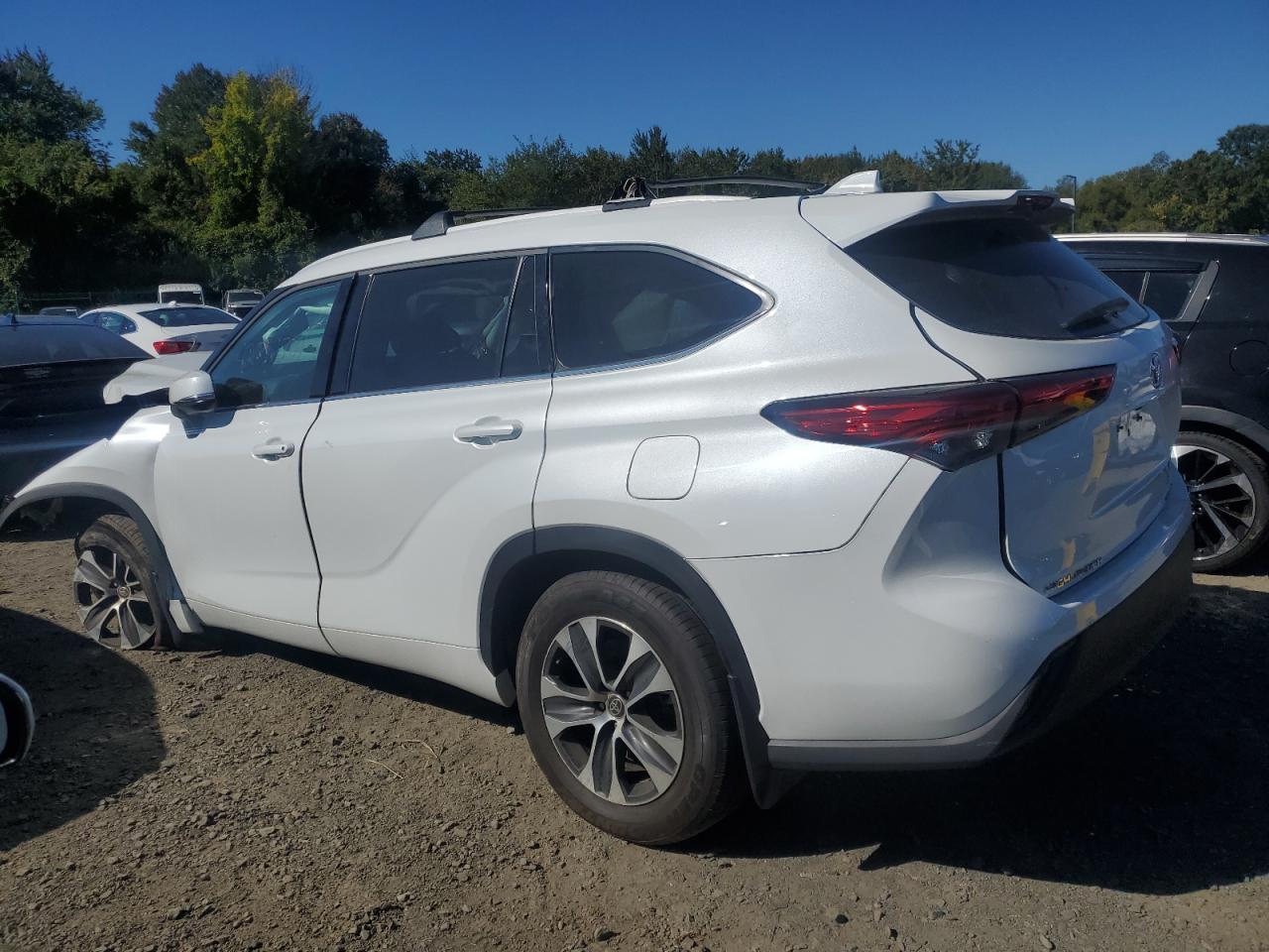 2022 Toyota Highlander Xle - Фото 2