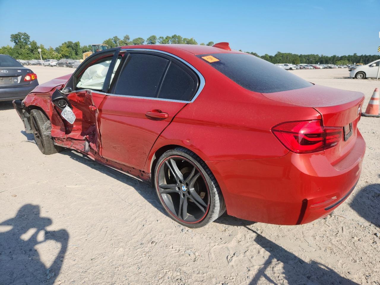 2017 BMW 330 I - Фото 2