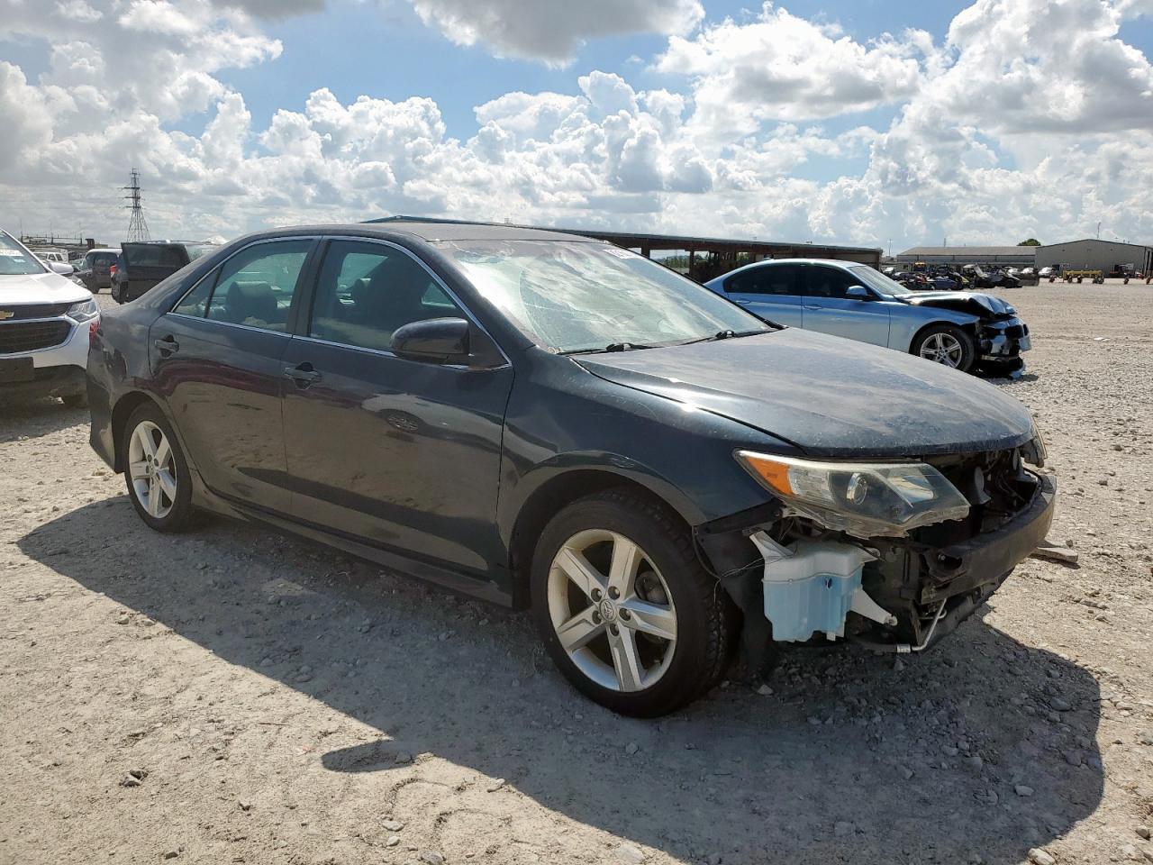 2014 Toyota Camry L - Image 4