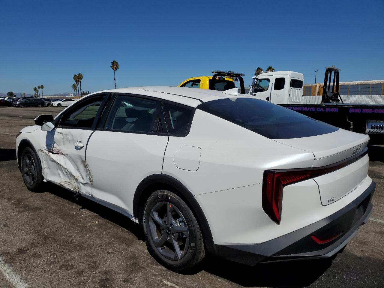 2025 Kia K4 Lx - Image 2