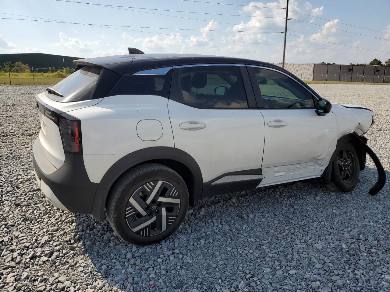 2025 Nissan Kicks Sv - Image 3