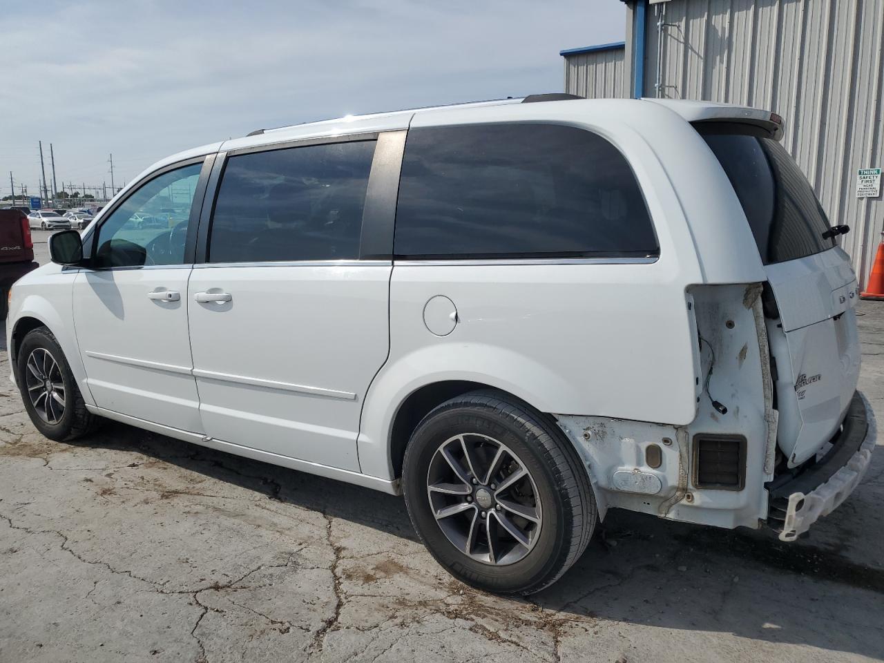 2017 Dodge Grand Caravan Sxt - Фото 2
