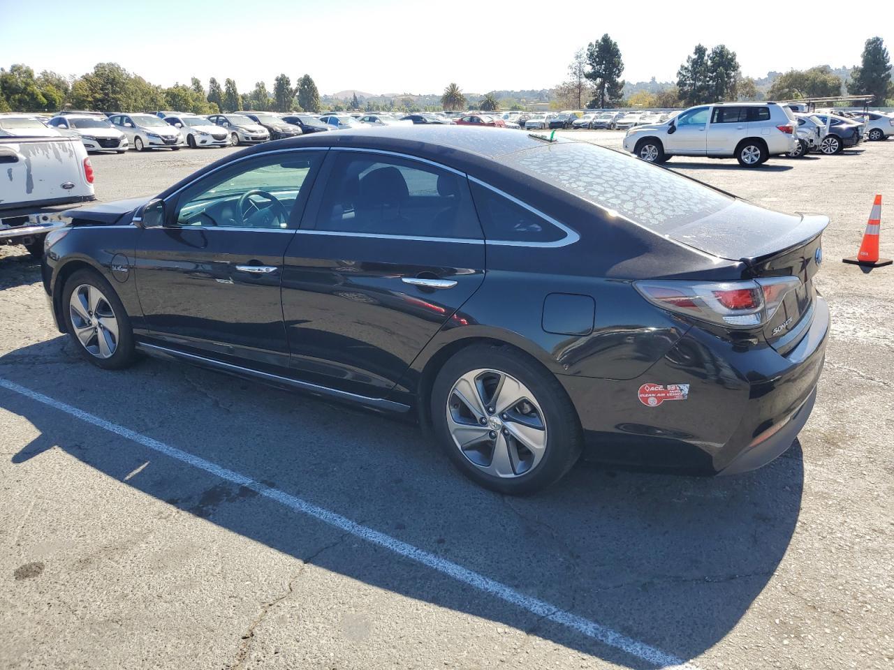 2017 Hyundai Sonata Plug-In Hybrid - Image 2