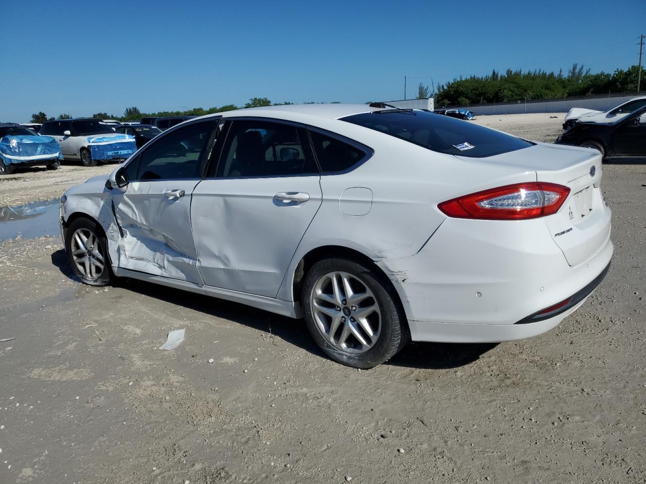 2013 Ford Fusion Se - Фото 2