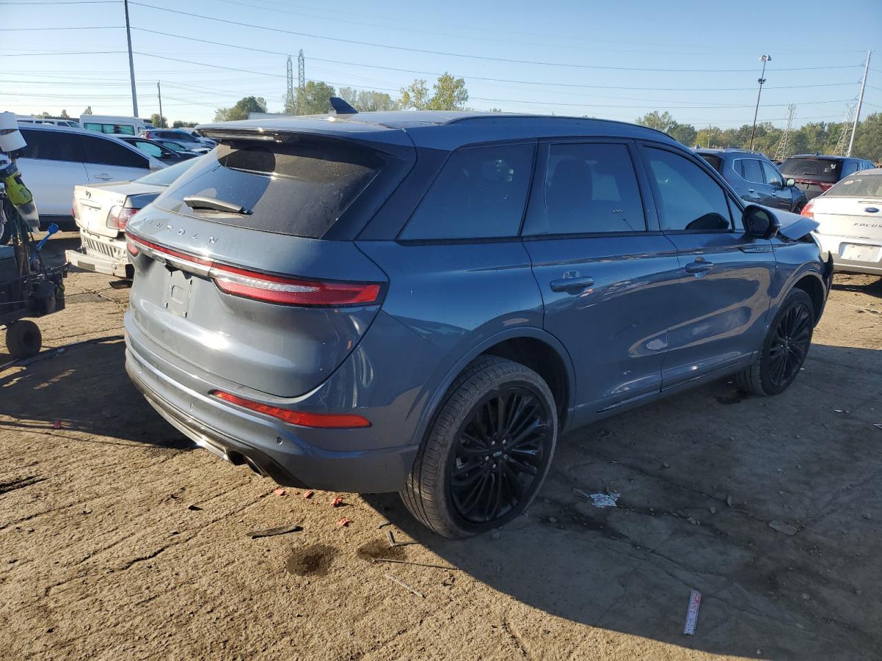 2023 Lincoln Corsair Reserve - Фото 3