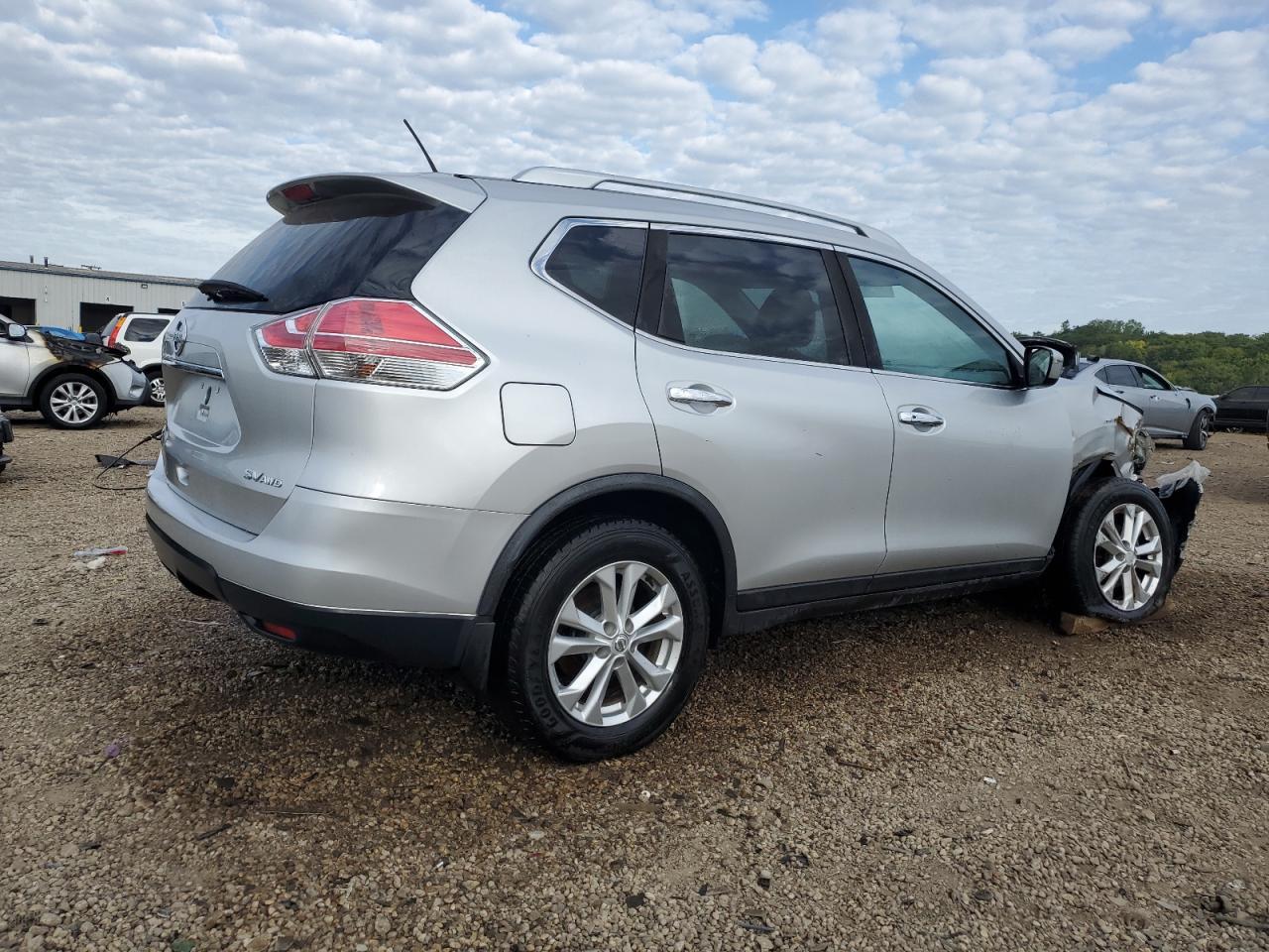 2016 Nissan Rogue S - Image 3