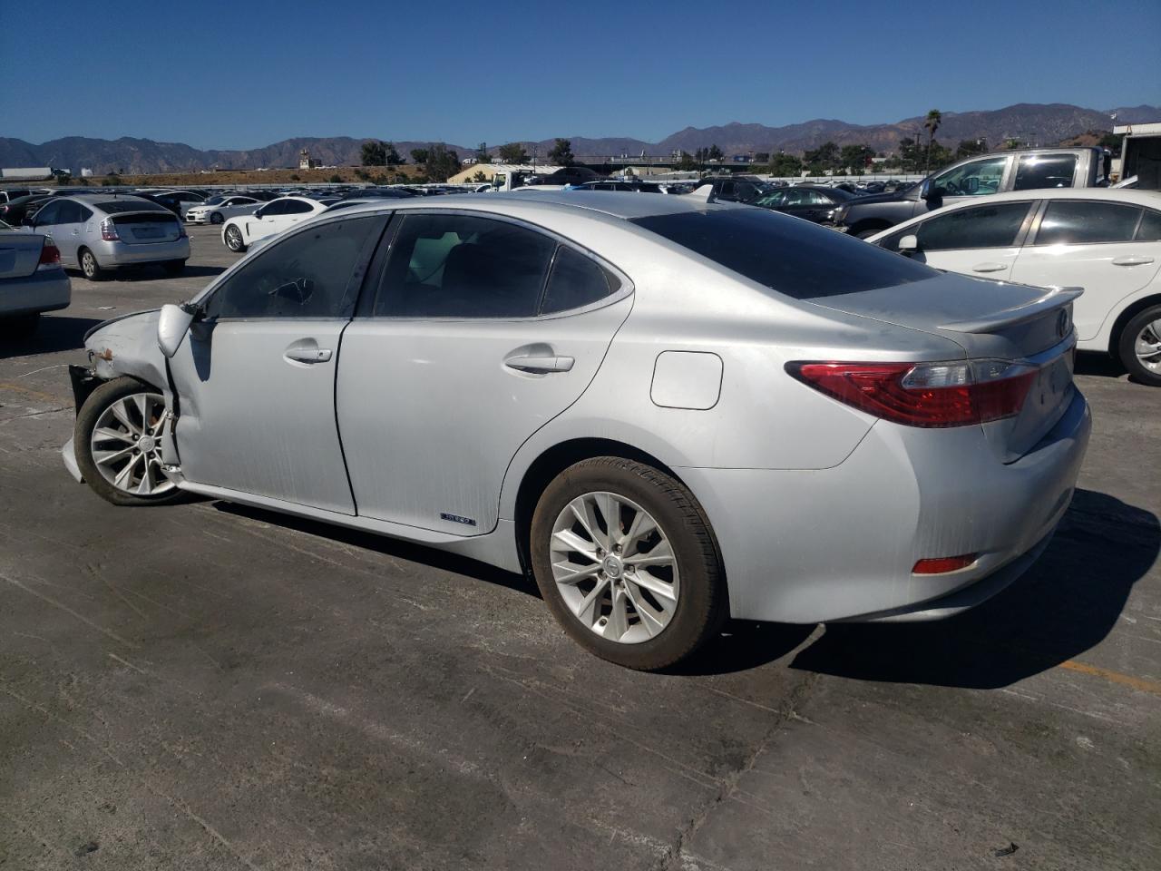 2013 Lexus Es 300H - Image 2