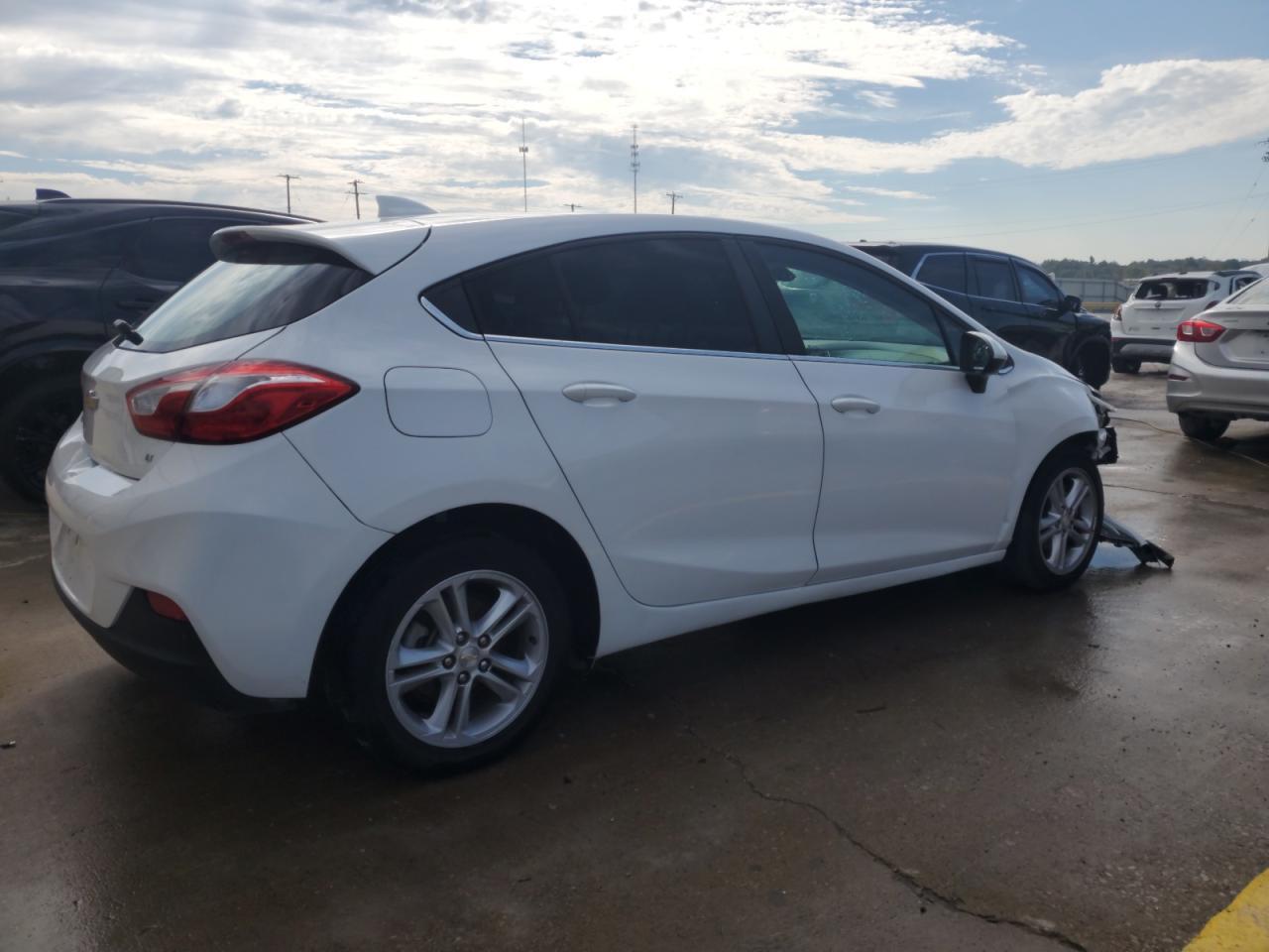 2018 Chevrolet Cruze Lt - Image 3