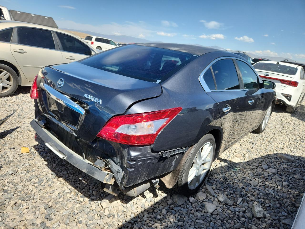 2010 Nissan Maxima S - Image 3
