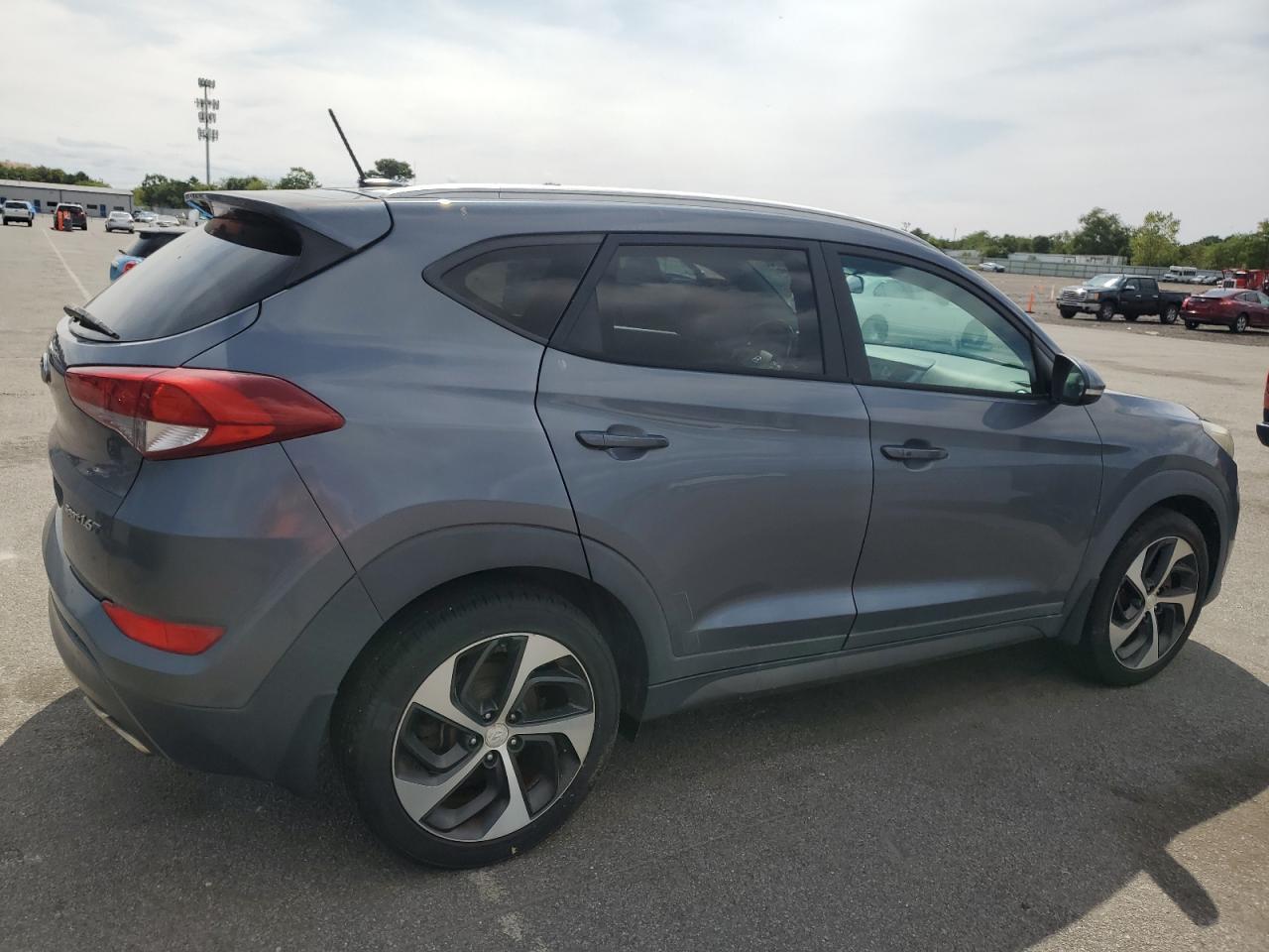 2016 Hyundai Tucson Limited - Image 3