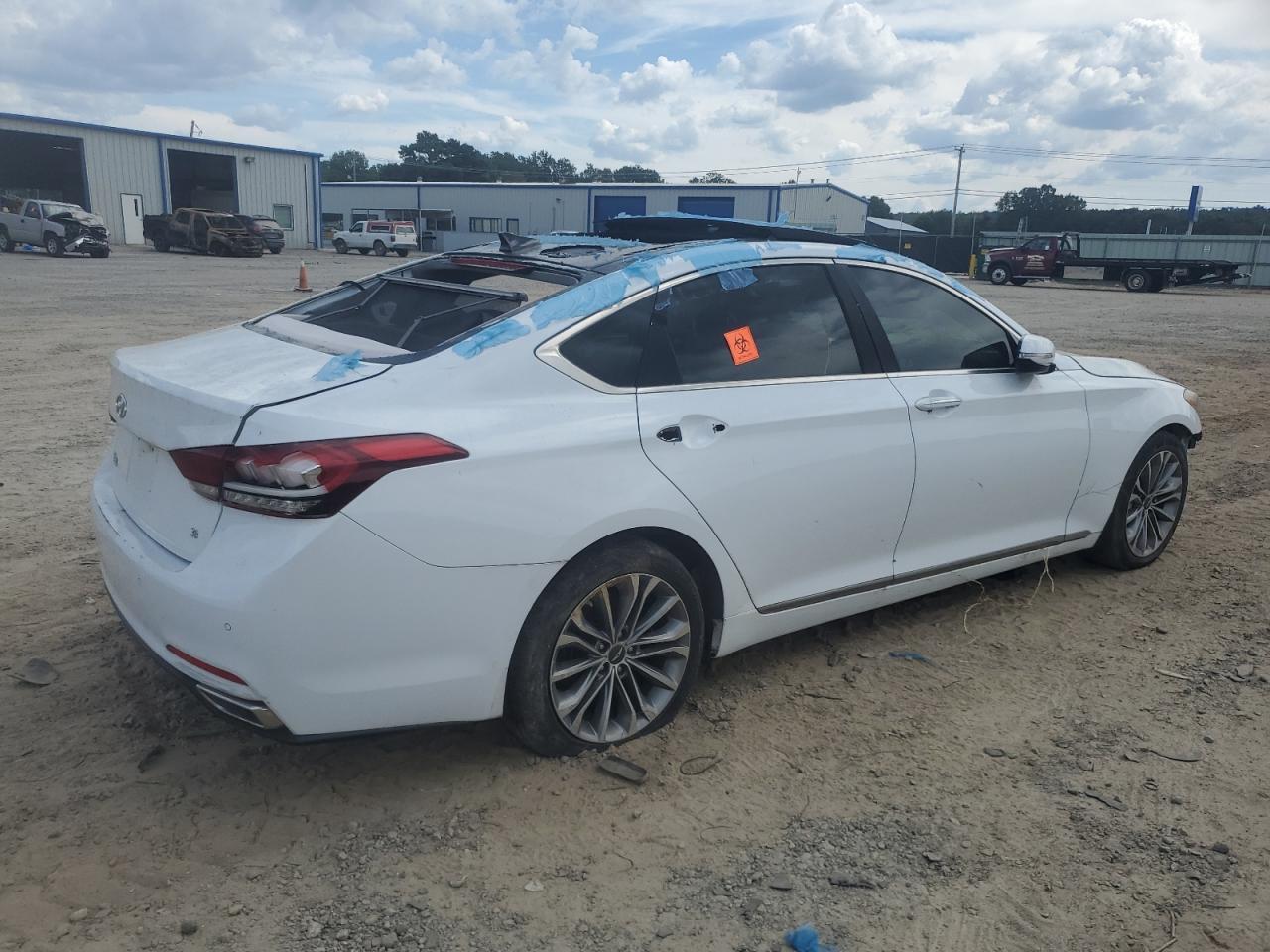2016 Hyundai Genesis 3.8L - Фото 3