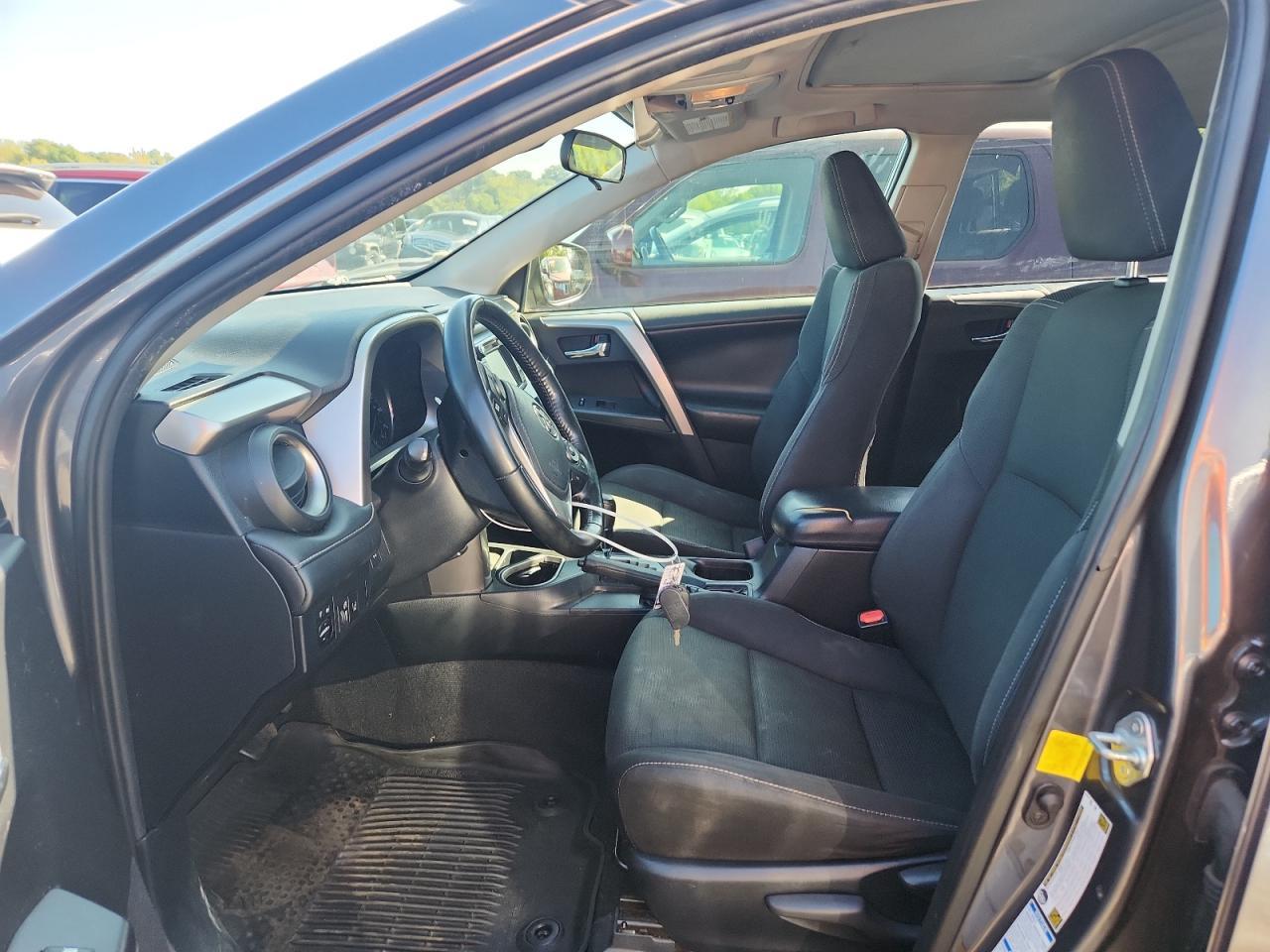 2017 Toyota Rav4 Xle - Image 7