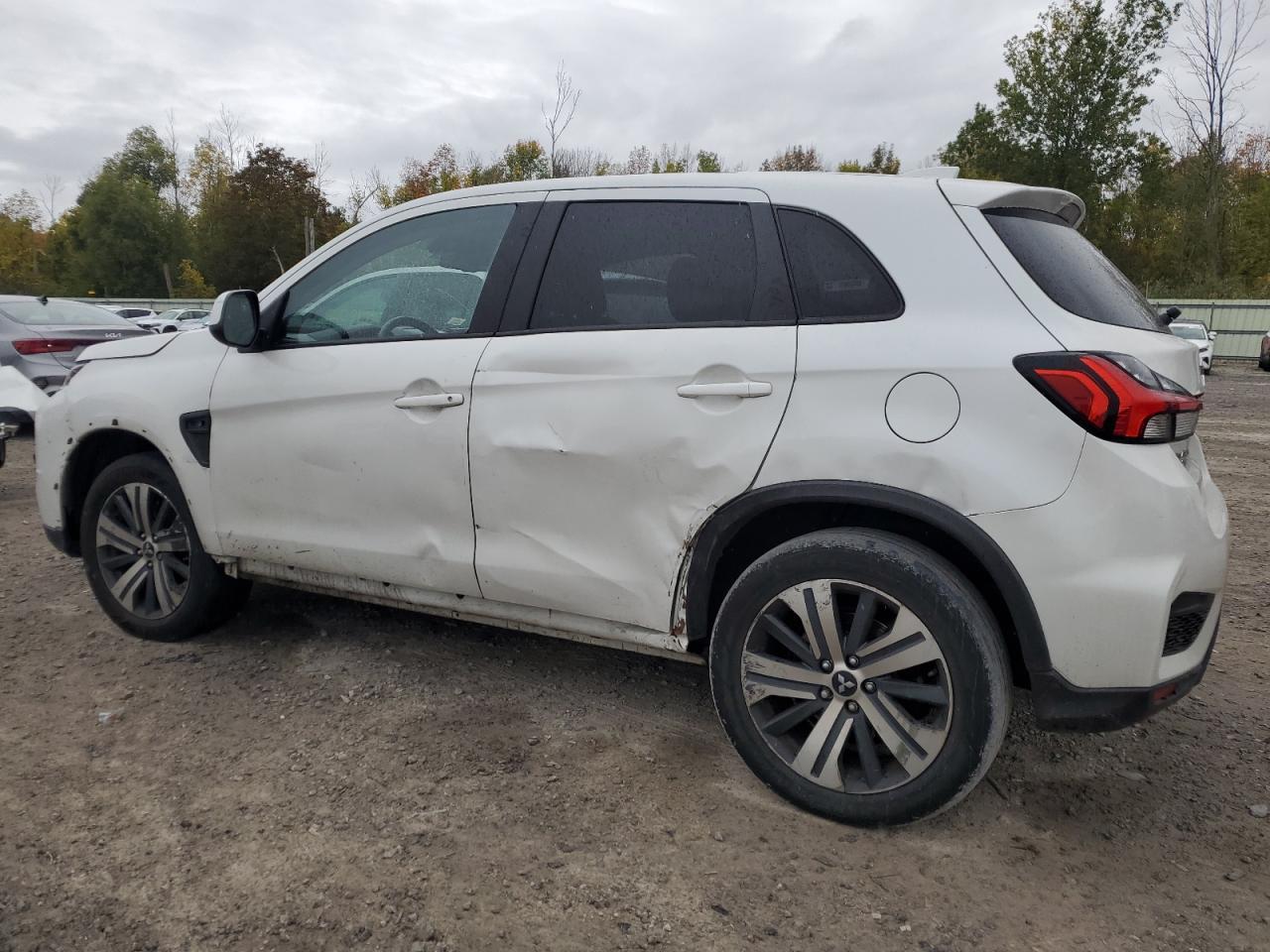 2021 Mitsubishi Outlander Sport Es - Фото 2