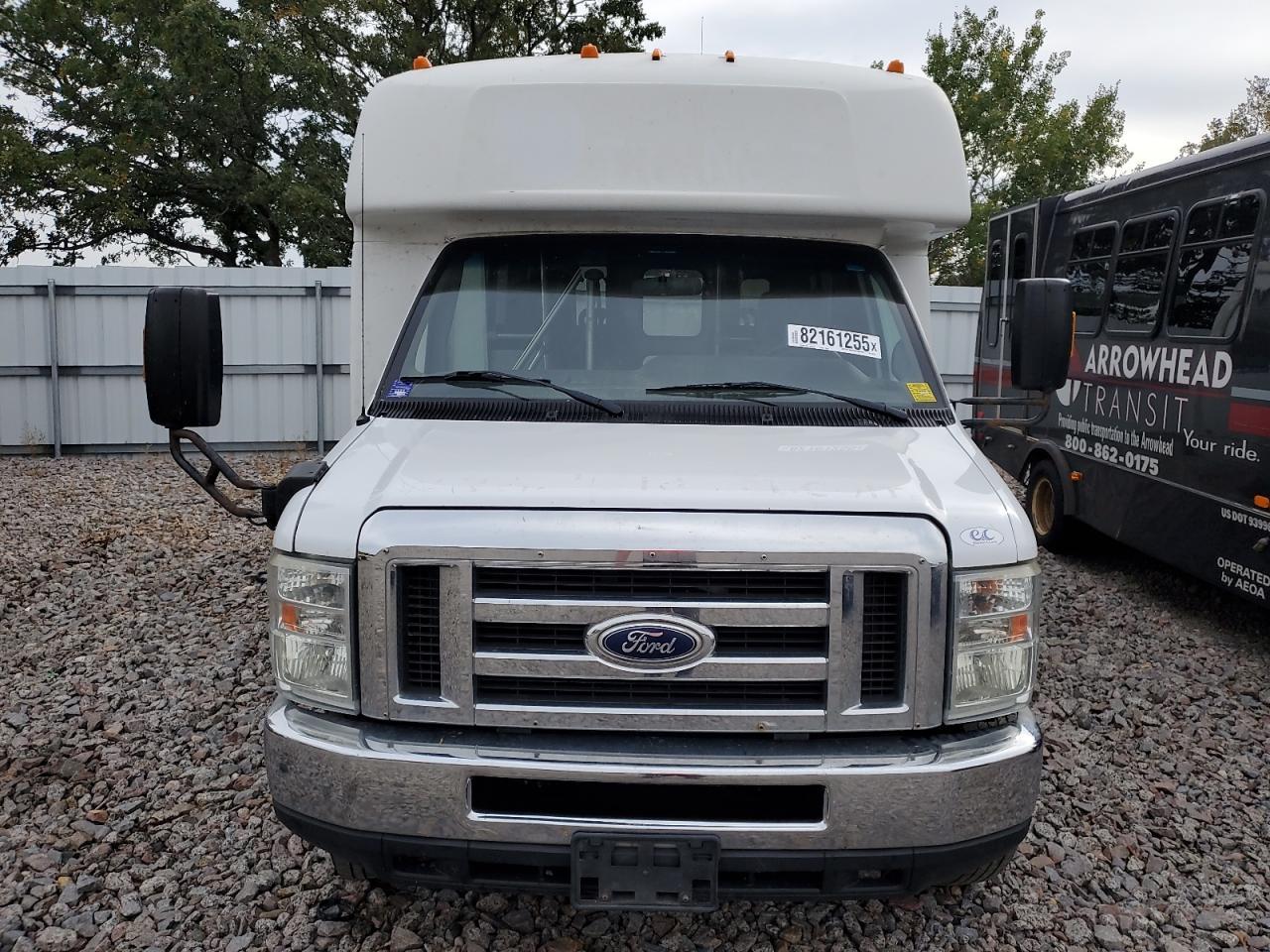2015 Ford Econoline E350 Super Duty Cutaway Van - Фото 5
