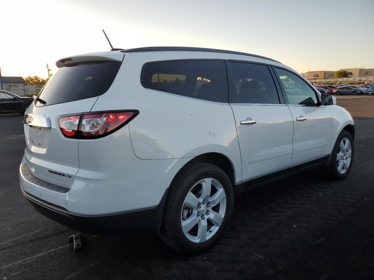 2016 Chevrolet Traverse Lt - Фото 3