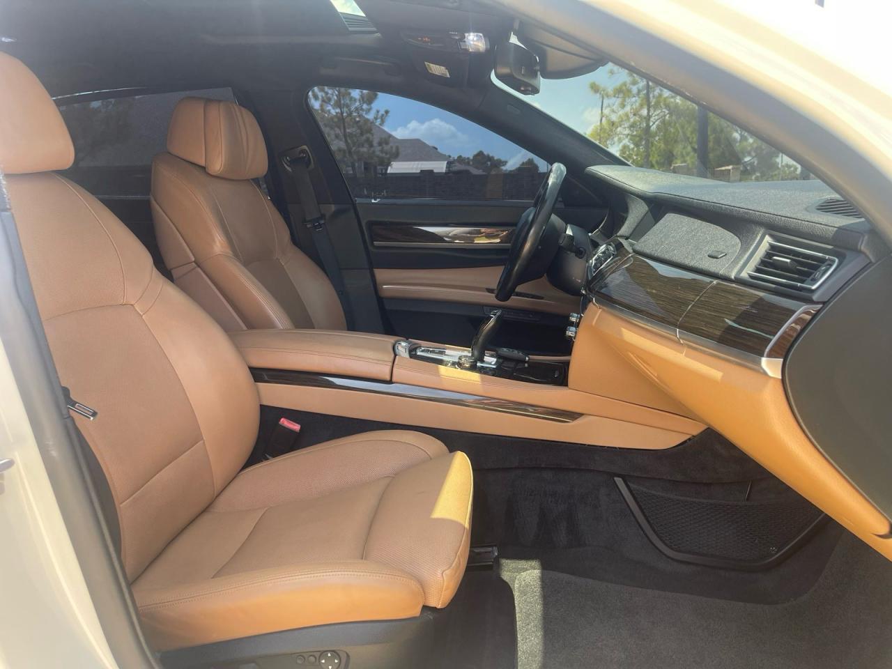 2010 BMW 750 Li - Фото 5