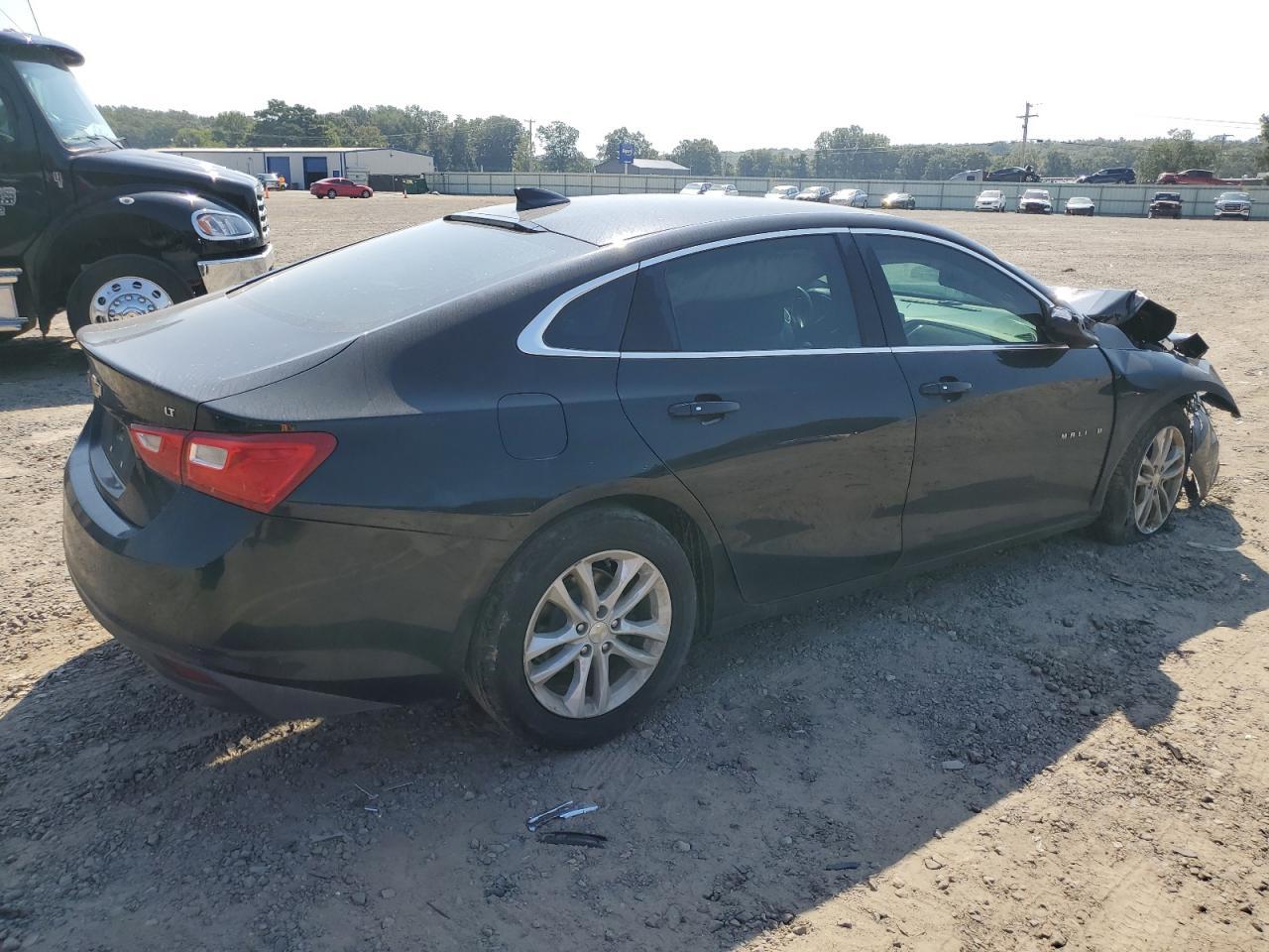 2018 Chevrolet Malibu Lt - Image 3