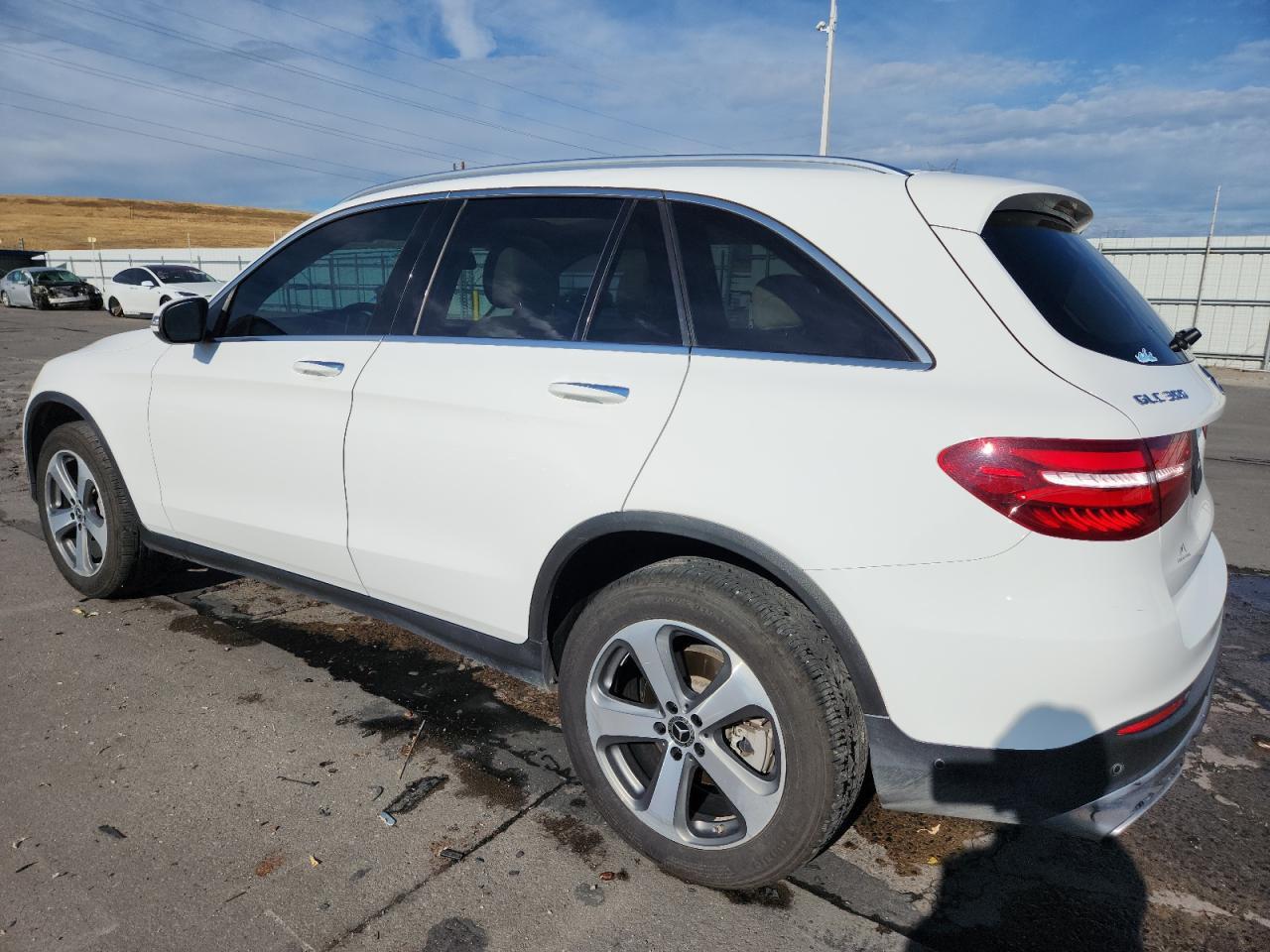 2017 Mercedes-Benz Glc 300 4Matic - Image 2