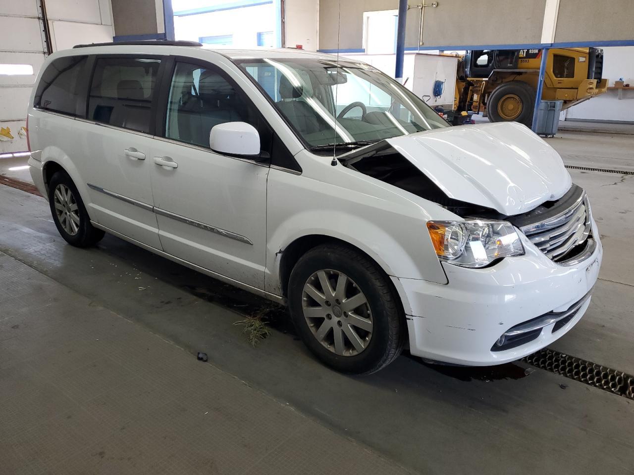 2015 Chrysler Town & Country Touring - Image 4
