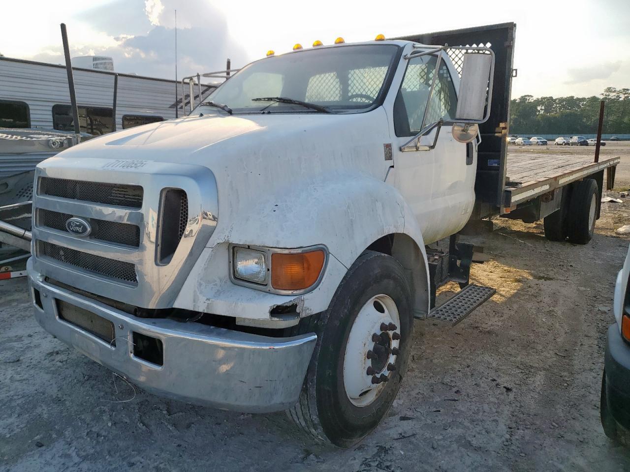 2006 Ford F650 Super Duty Flatbed Truck - Фото 2