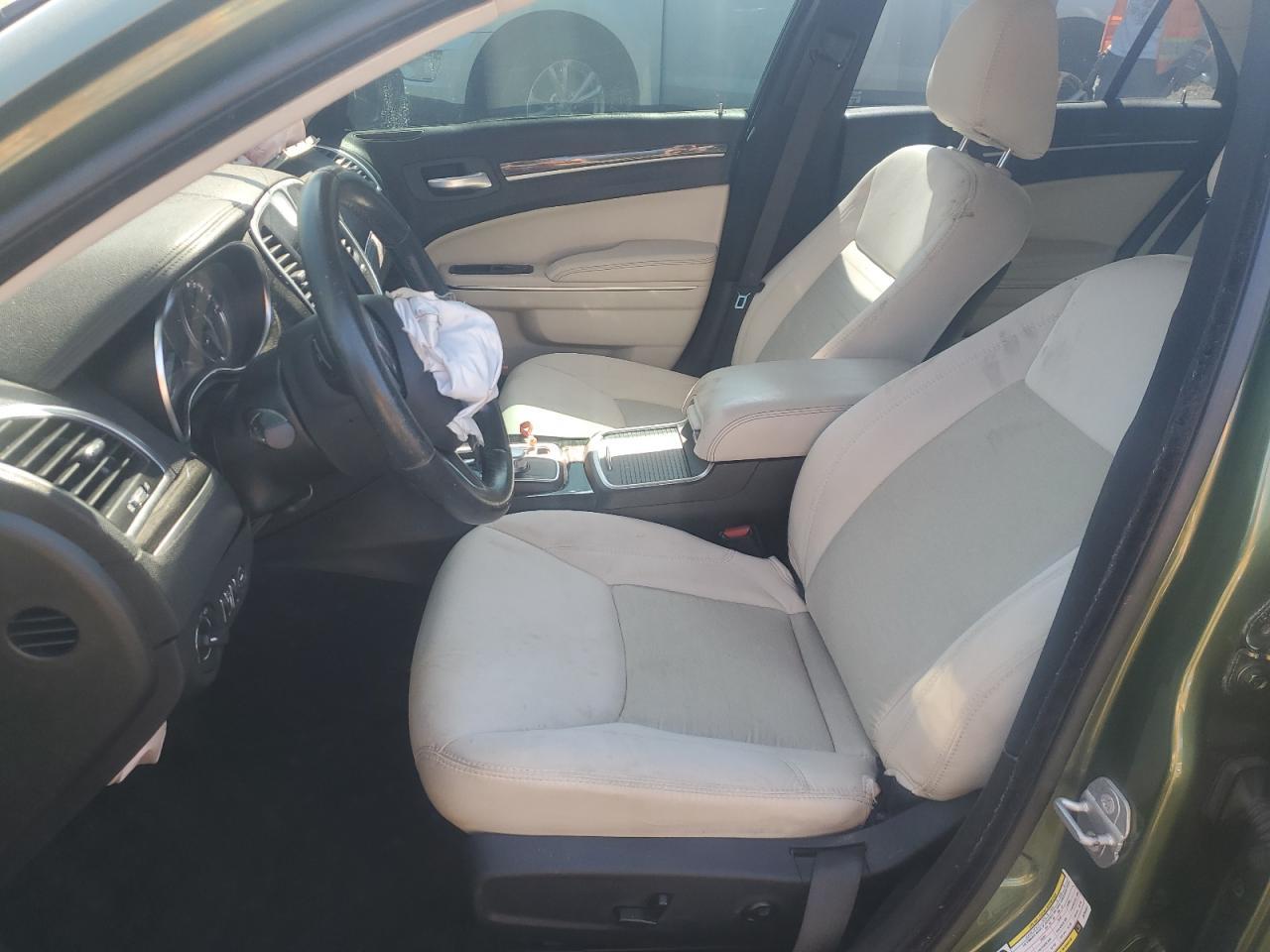 2018 Chrysler 300 Touring - Фото 7