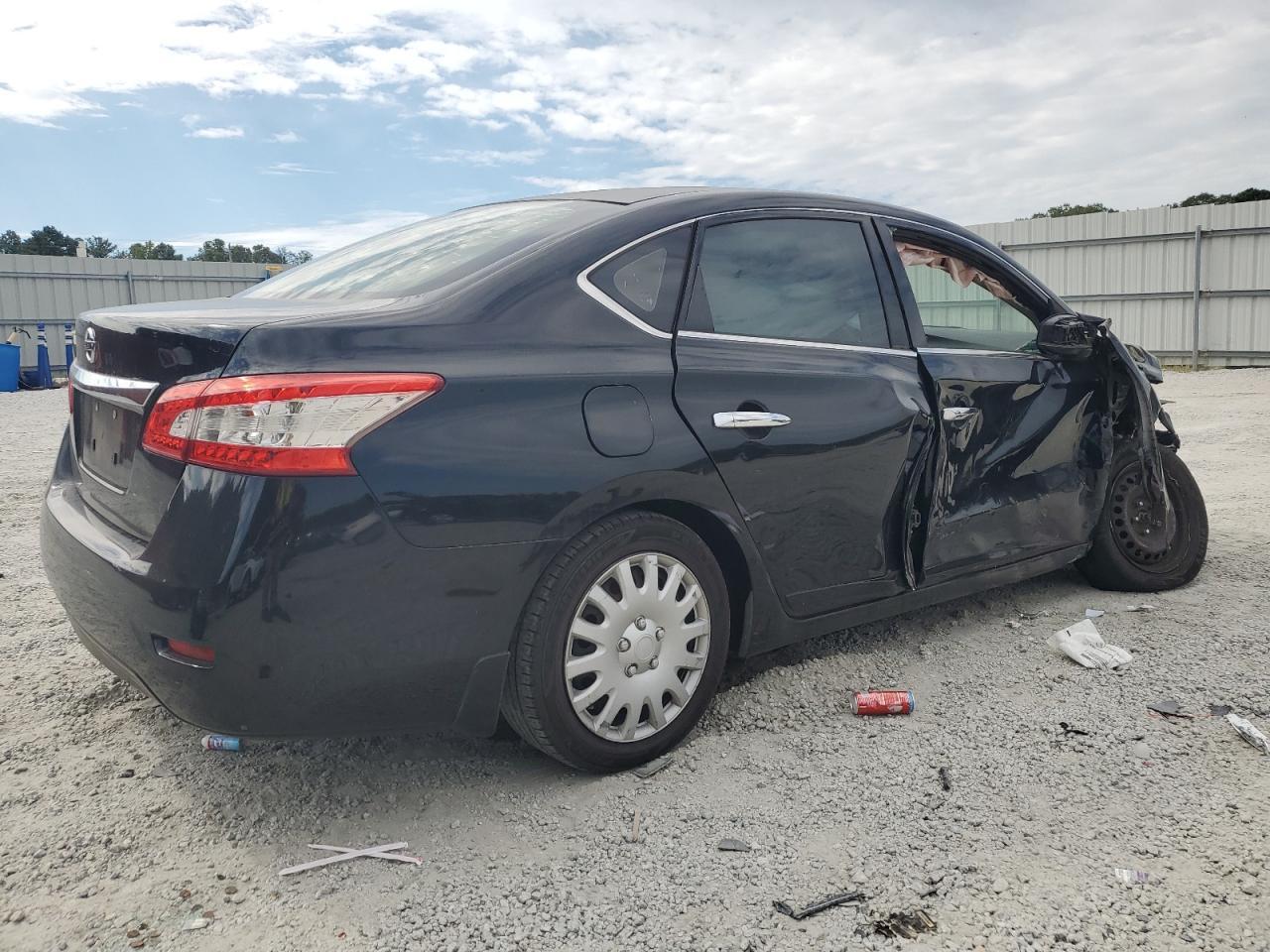 2015 Nissan Sentra S - Фото 3