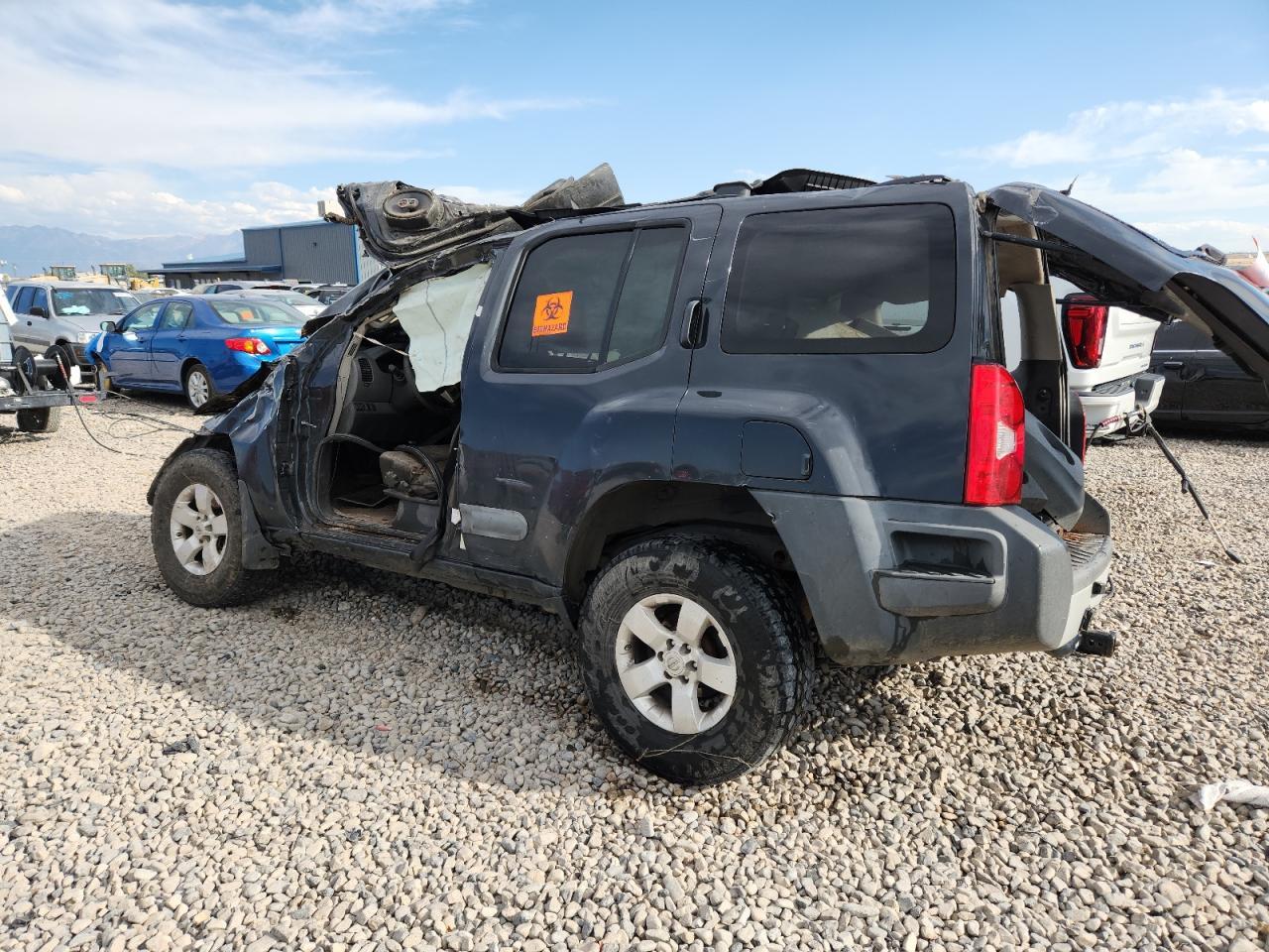 2013 Nissan Xterra X - Image 2