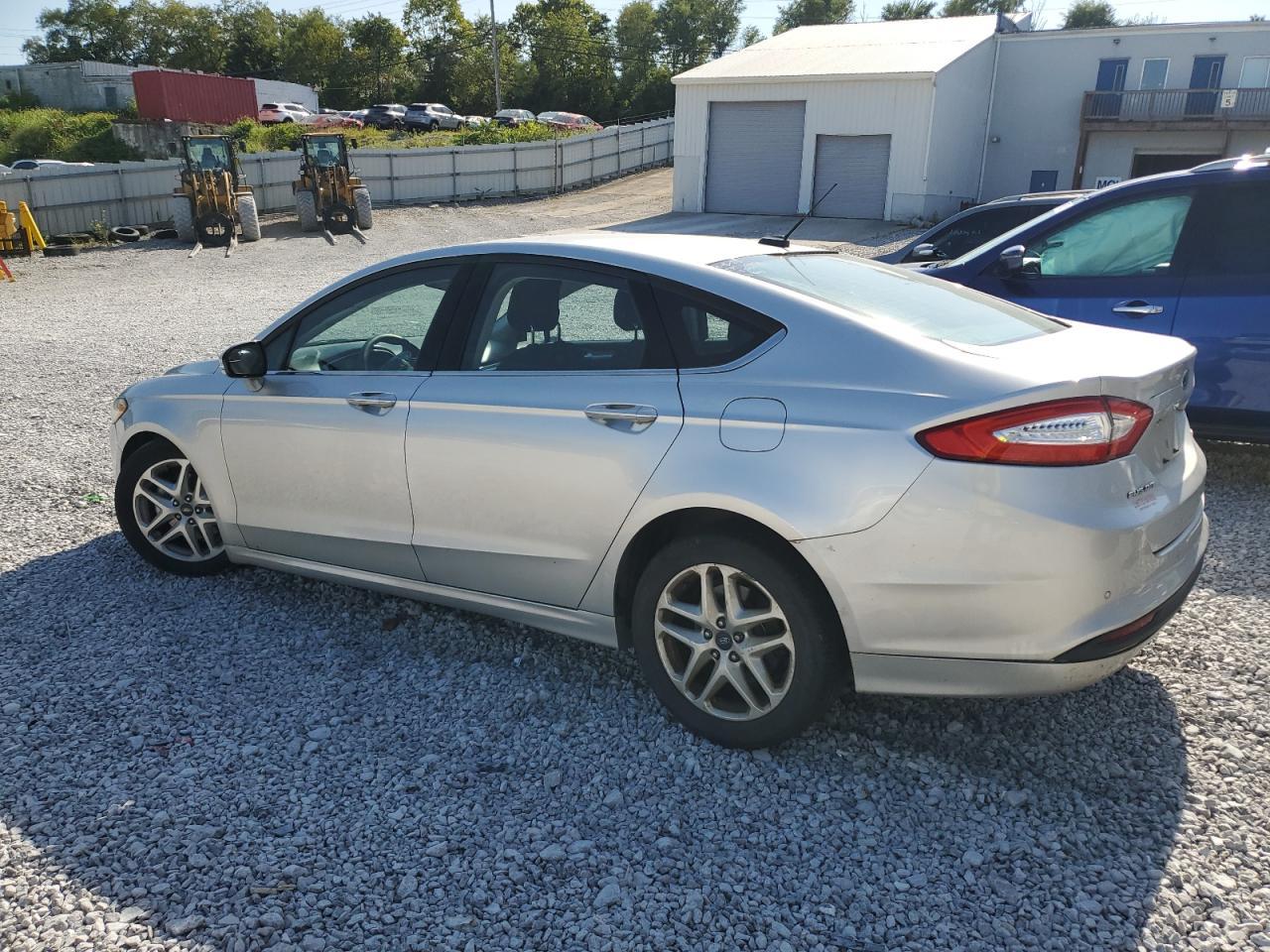 2014 Ford Fusion Se - Фото 2