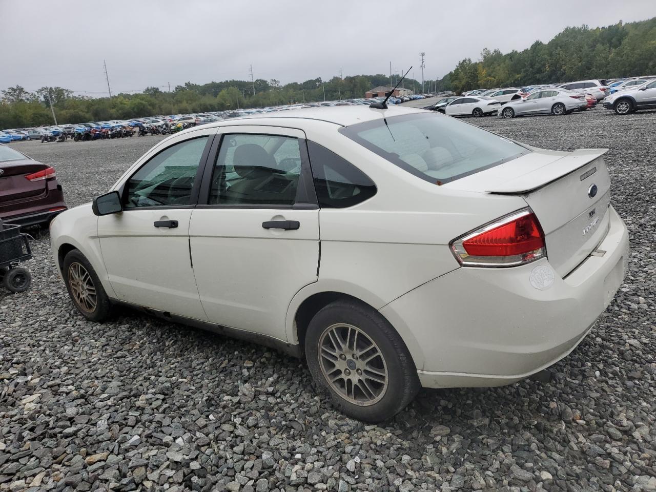 2011 Ford Focus Se - Фото 2