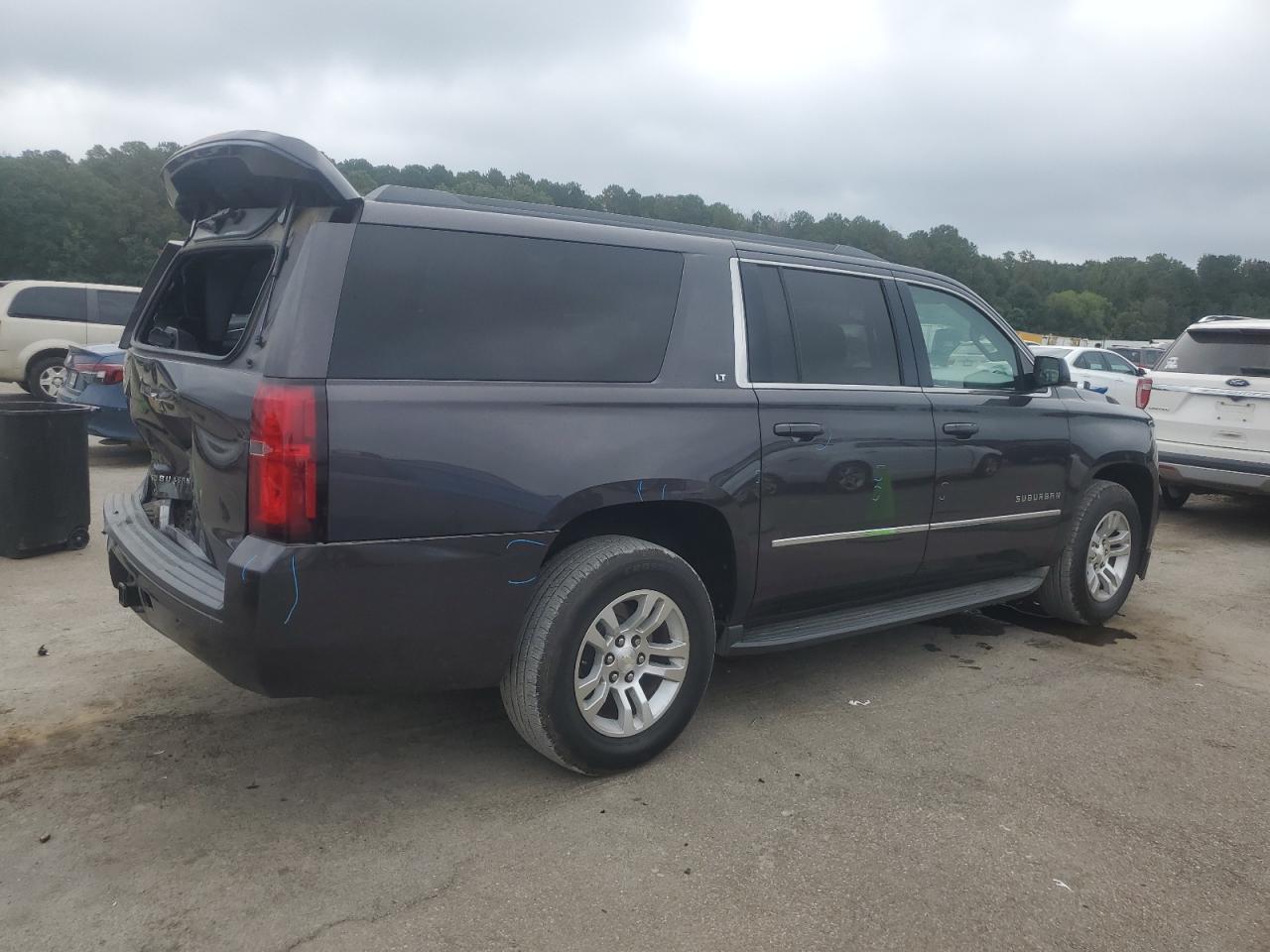 2016 Chevrolet Suburban C1500 Lt - Image 3