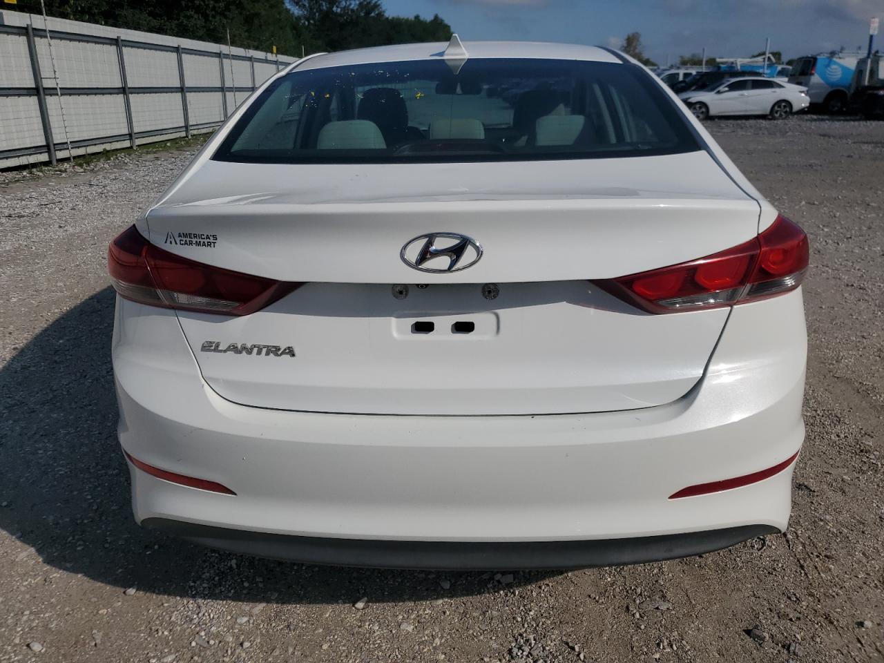2017 Hyundai Elantra Se - Фото 6