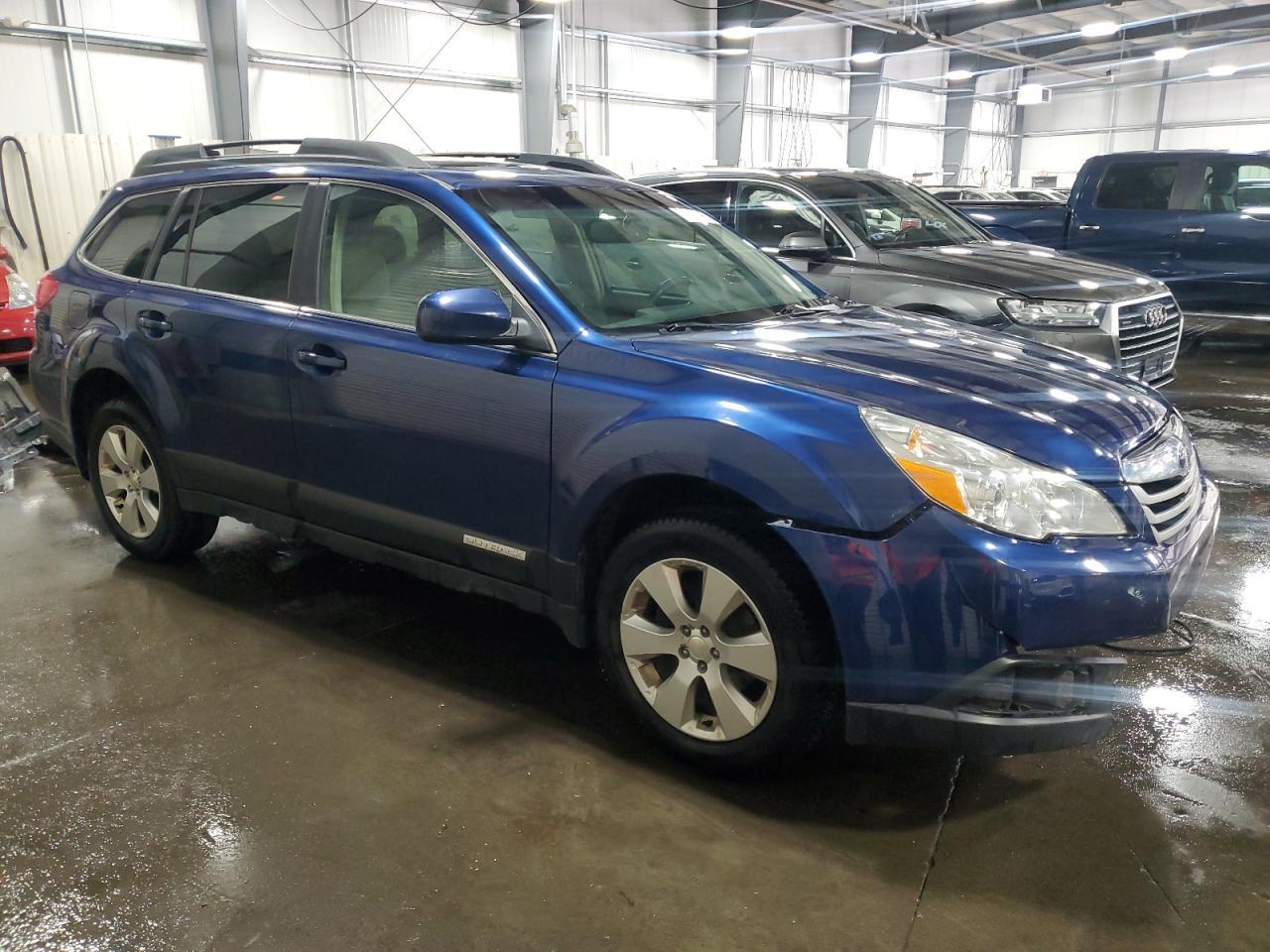 2011 Subaru Outback 2.5I Limited - Image 4
