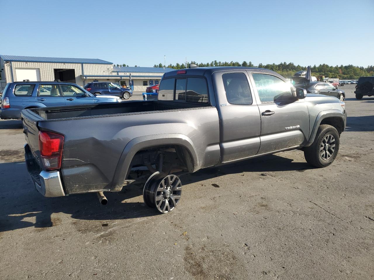 2022 Toyota Tacoma Access Cab - Фото 3