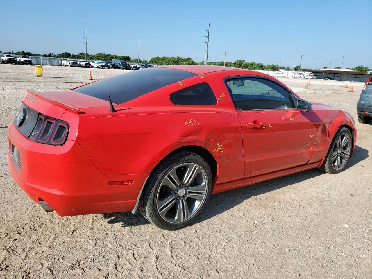 2013 Ford Mustang - Фото 3
