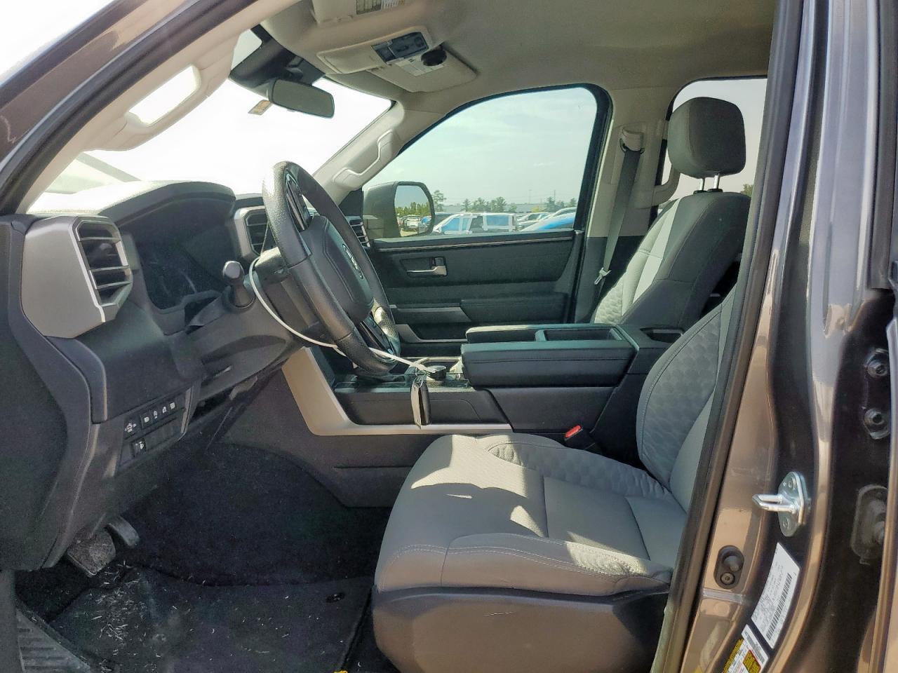 2022 Toyota Tundra Crewmax Sr - Image 7